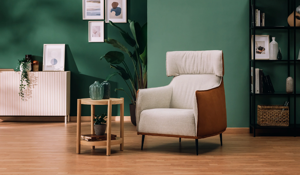 Poltroncina moderna per la camera da letto