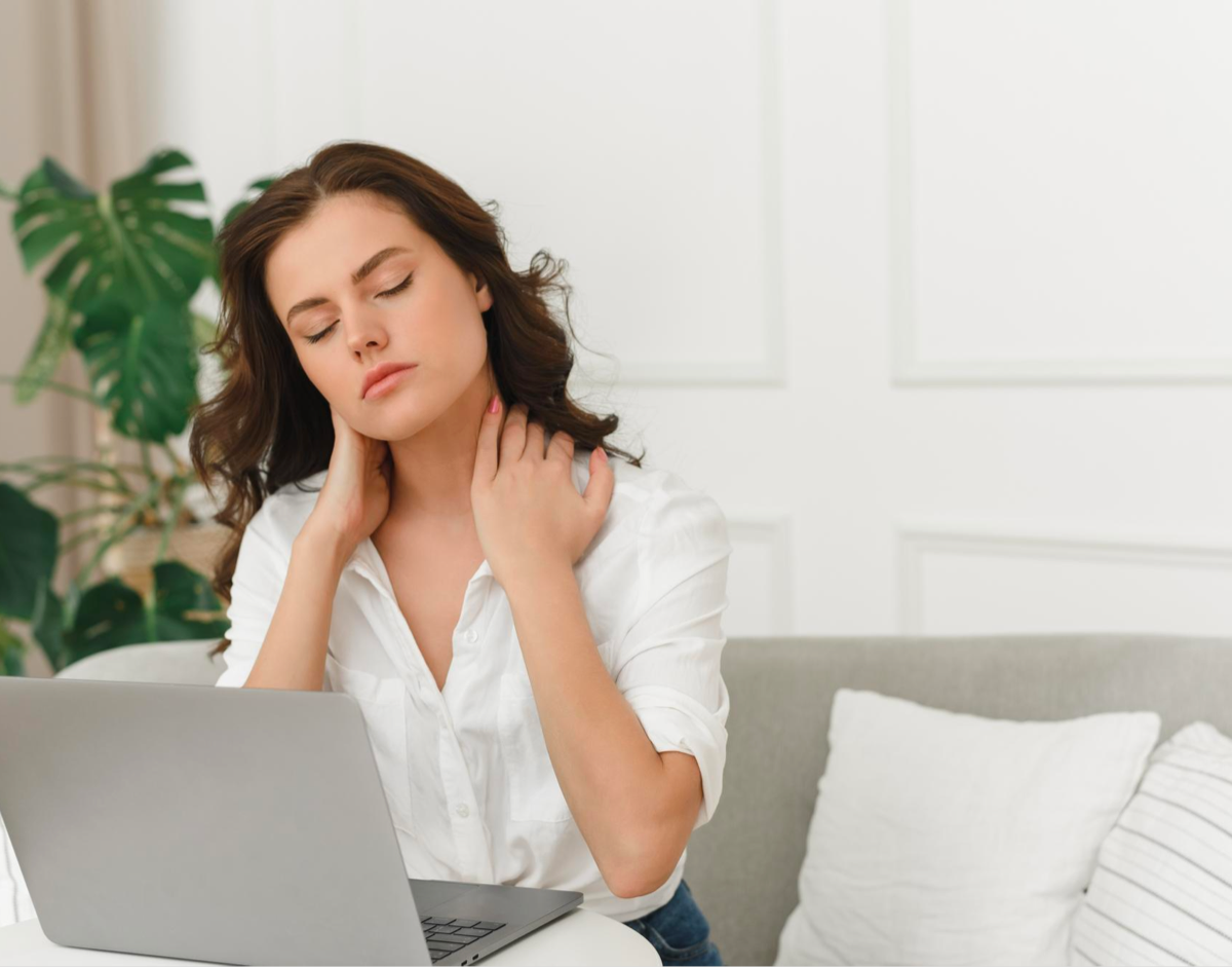Divano e cervicale: qualche correlazione legata alla postura? - divani.store