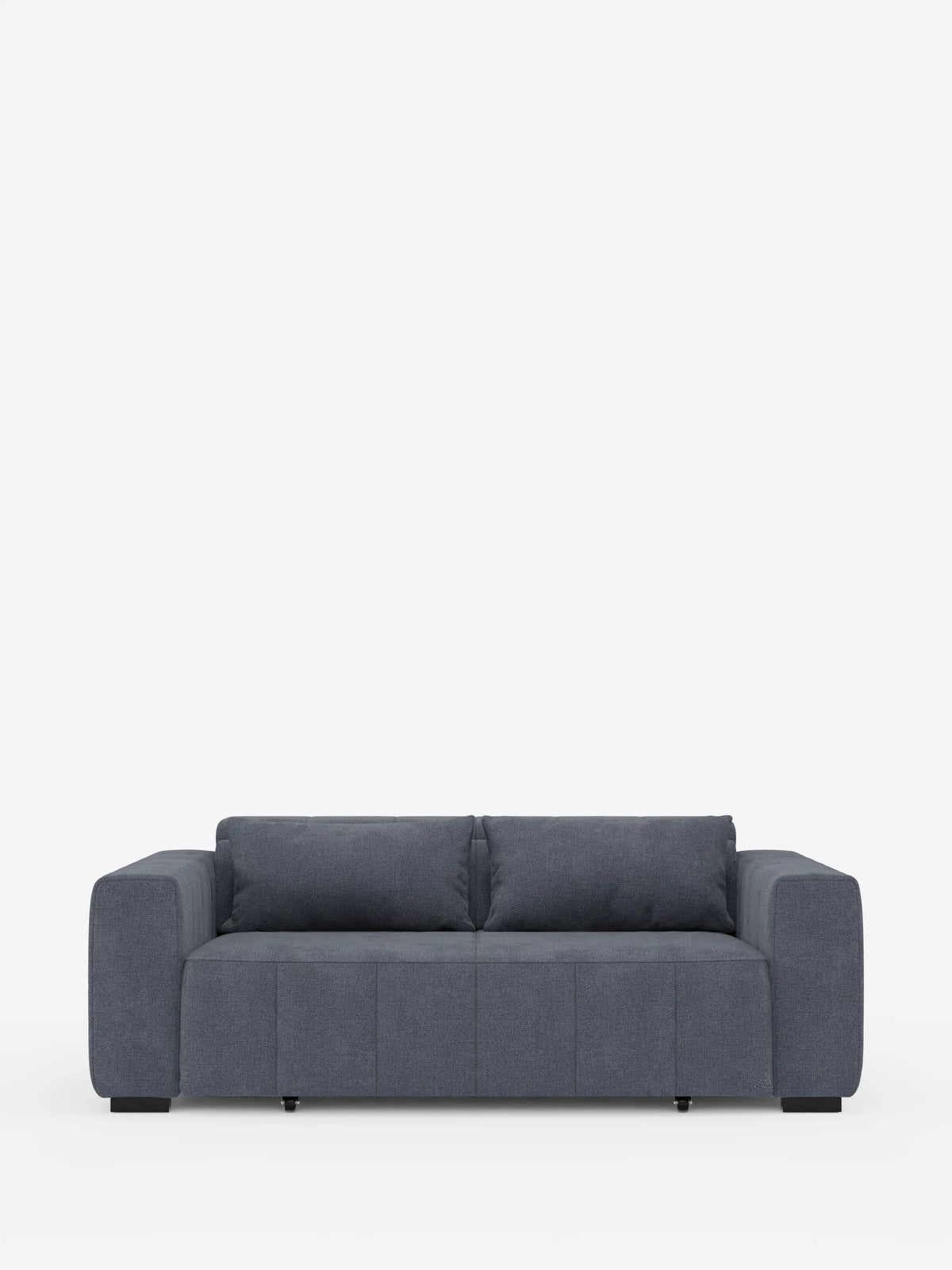 Un divano a tre posti in stile dorico contemporaneo, rivestito in tessuto T23 grigio scuro antimacchia, disponibile su Divani.Store. Questo divano moderno presenta ampi braccioli squadrati, due spaziosi cuscini di seduta, uno schienale basso dalle linee minimaliste e sedute estensibili grazie alla funzione relax elettrica, completate da poggiatesta regolabili: il tutto messo in risalto da uno sfondo bianco a tinta unita.
