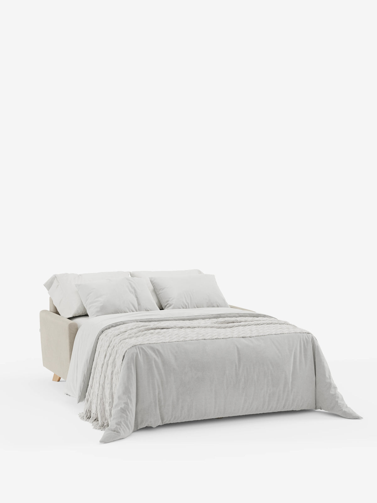 Il divano letto Francy con poggiatesta regolabili di Divani.Store, sfoderabile al 100% e rivestito in elegante tessuto T30 di facile pulizia, si trasforma in un letto con biancheria da letto grigio chiaro, una coperta testurizzata e quattro cuscini. Su uno sfondo bianco a tinta unita, le linee pulite di questo complemento d’arredo moderno e minimalista risaltano, sottolineandone il design versatile.