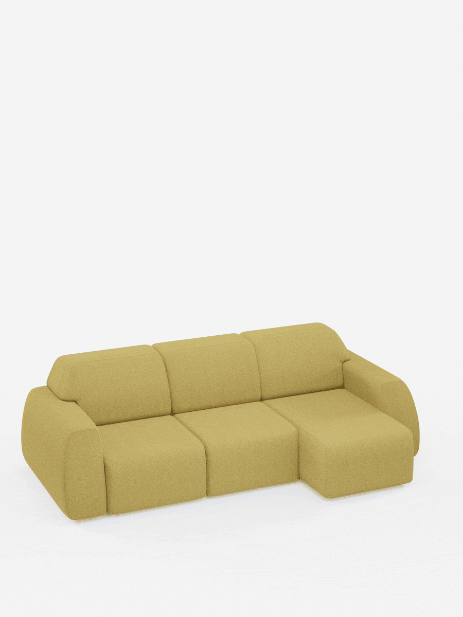 Vi presentiamo il divano angolare Orbit con penisola reversibile e tutte le sedute allungabili in tessuto smacchiabile effetto cotone T33 di Divani.Questo divano componibile contemporaneo color senape presenta bordi morbidi e arrotondati e un design minimalista con tre sedute spaziose e una versatile chaise longue sul lato destro, che risalta magnificamente sullo sfondo bianco.