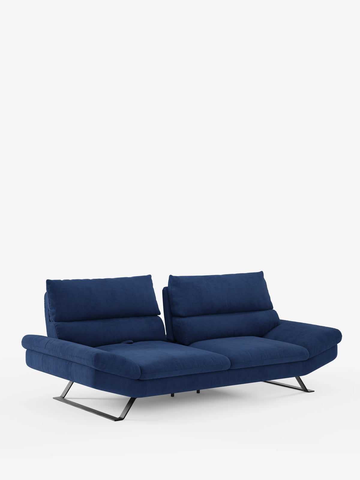 Un divano Eclipse in stile contemporaneo di Divani.Store, caratterizzato da due ampie sedute in microfibra T11 blu scuro smacchiabile, schienali regolabili e traslanti e eleganti gambe alte in metallo nero. Il design minimalista, con la sua linea bassa che si staglia su uno sfondo bianco a tinta unita, conferisce a questo divano moderno un aspetto lussuoso e un comfort modulabile per sedersi in totale relax.