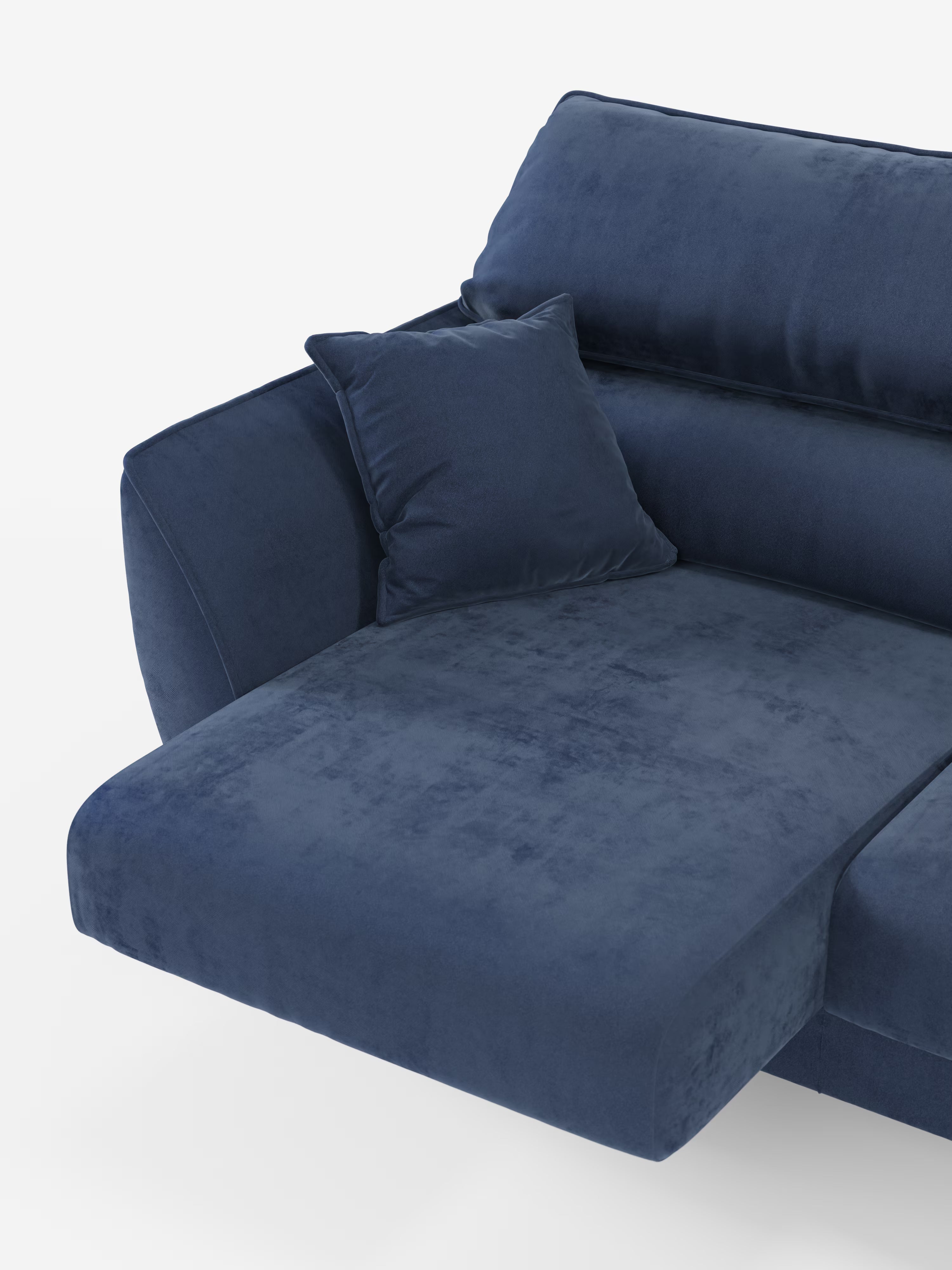 Un primo piano del divano Michelangelo a 2 e 3 posti di Divani.Store, elegantemente rivestito in tessuto T30 smacchiabile blu navy scuro. Questo moderno divano componibile è dotato di sedute allungabili e poggiatesta reclinabili regolabili per garantire comfort personalizzato e versatilità. Un cuscino quadrato abbinato poggia contro lo schienale alto e inclinato, mentre uno sfondo bianco pulito mette in risalto la morbida trama del divano e il suo design elegante e contemporaneo.