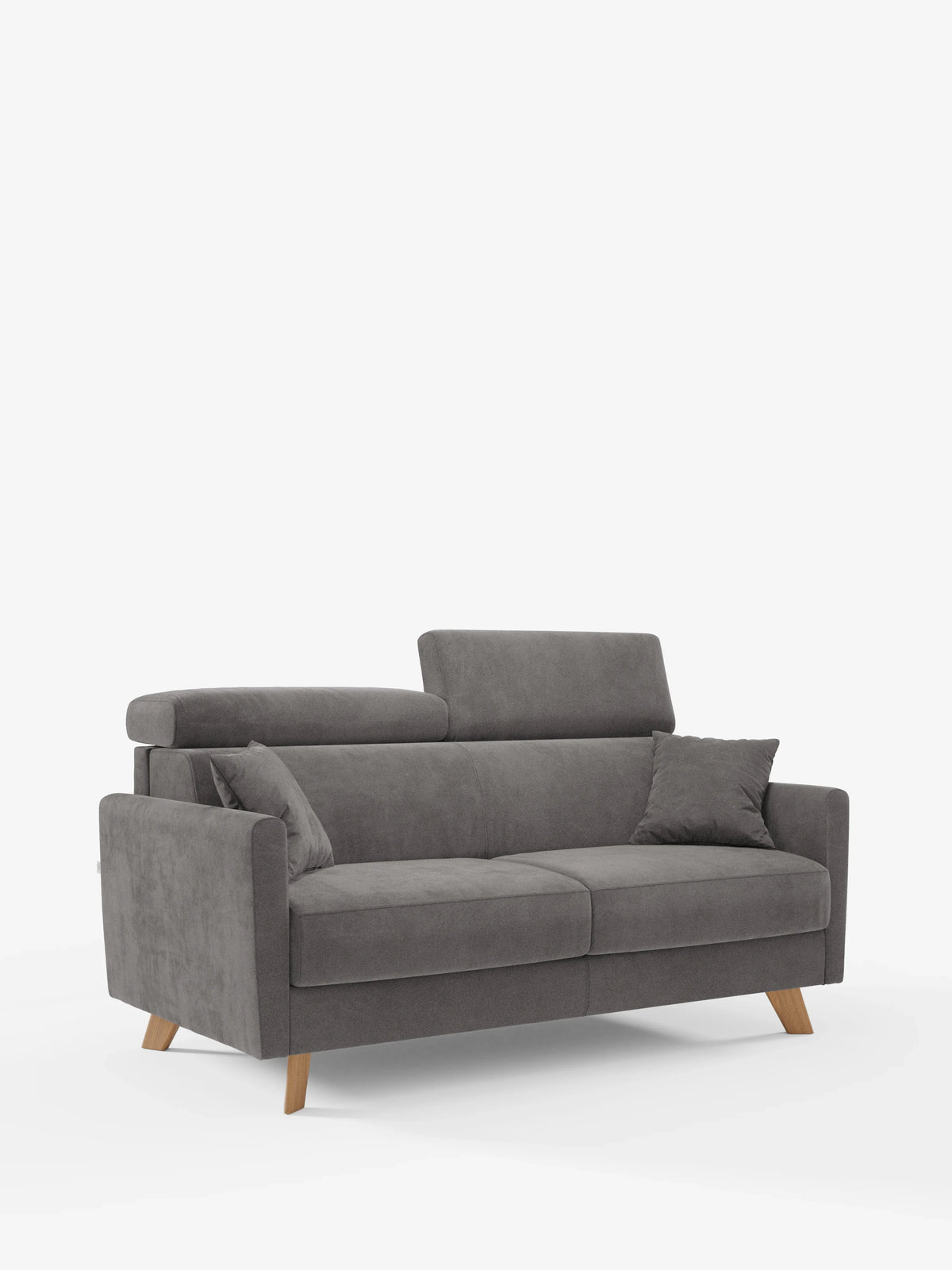 Un moderno divano letto Francy grigio con poggiatesta regolabili di Divani.Store, dotato di due cuscini di seduta, poggiatesta regolabili, gambe angolate in legno e un cuscino grigio abbinato in elegante tessuto T30 resistente alle macchie — raffigurato su uno sfondo bianco a tinta unita.