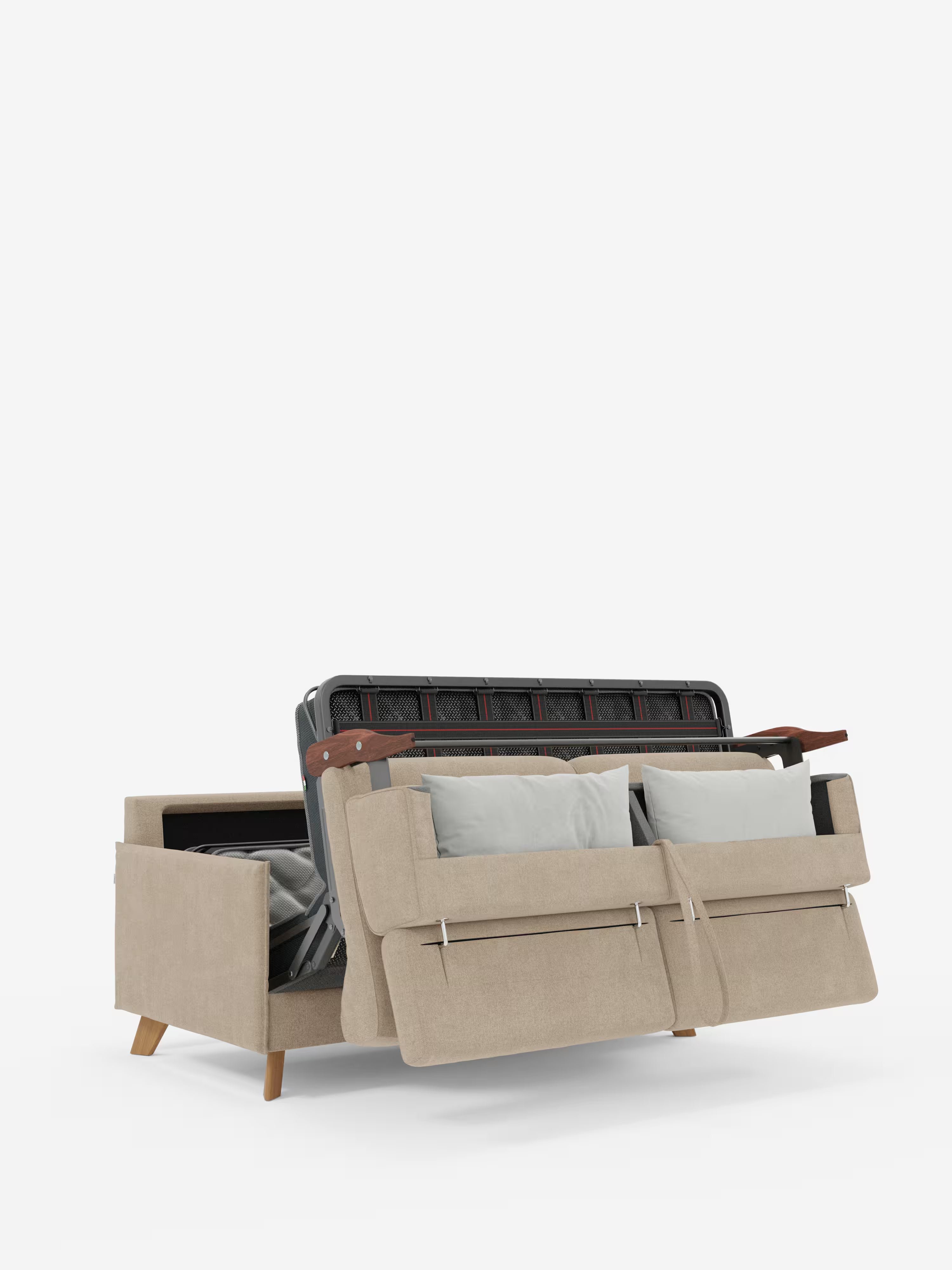 Il divano letto matrimoniale Sole dal design compatto di Divani.Store, qui raffigurato in beige con gambe in legno, è parzialmente aperto per mostrare la struttura in metallo e il materasso al suo interno. Due cuscini azzurri poggiano contro lo schienale del divano, dotato di poggiatesta reclinabili e di un rivestimento completamente sfoderabile in tessuto T23 antimacchia. Lo sfondo è bianco a tinta unita.