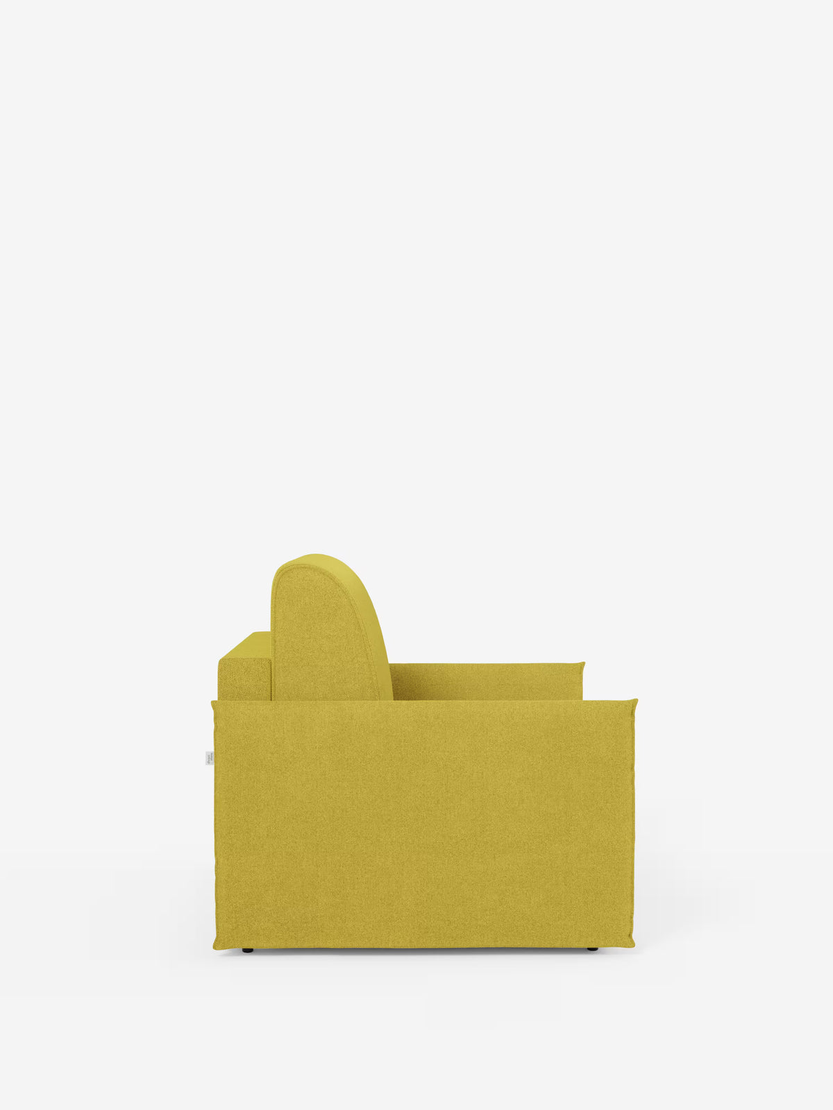 La poltrona letto compatta Evans con materasso di Divani.Store è raffigurata di profilo su uno sfondo bianco a tinta unita. Rivestita in giallo-verde, questa poltrona salvaspazio presenta una forma squadrata, ampi braccioli, uno schienale imbottito e gambe basse, quasi invisibili, che uniscono lo stile alla praticità di un letto aggiuntivo quando necessario. Il rivestimento sfoderabile in tessuto T23 antimacchia ne aumenta la funzionalità.