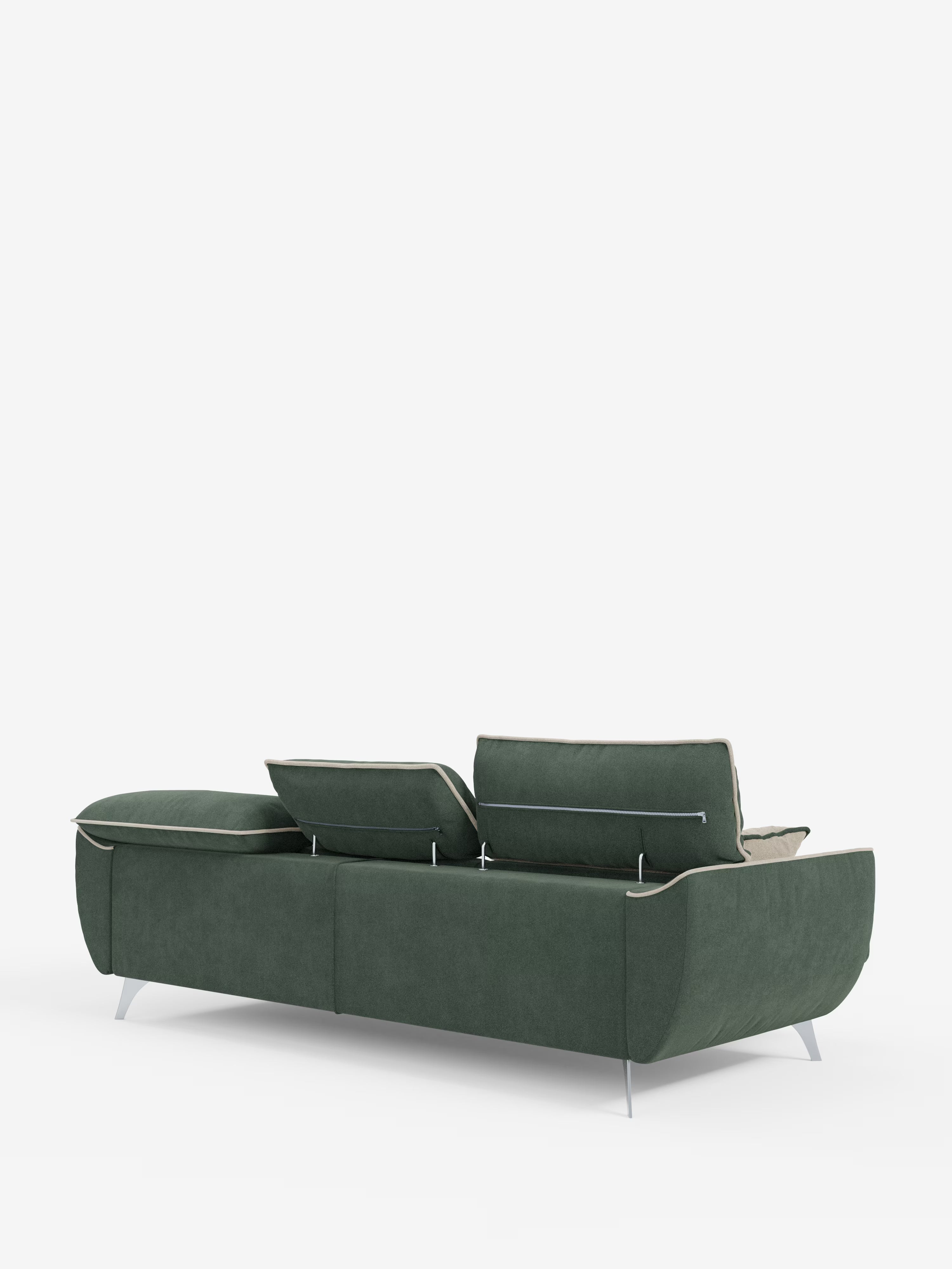 Un moderno divano bicolore verde scuro e chiaro con gambe argentate, visto da dietro. Il divano bicolore Michelangelo 4 Posti di Divani.Store è dotato di tre sedute estensibili e poggiatesta reclinabili in tessuto smacchiabile T23, impreziositi da una leggera bordatura lungo i bordi che conferisce al divano un look elegante, contemporaneo e di lusso. Sullo sfondo bianco, il design sofisticato del divano risalta particolarmente.