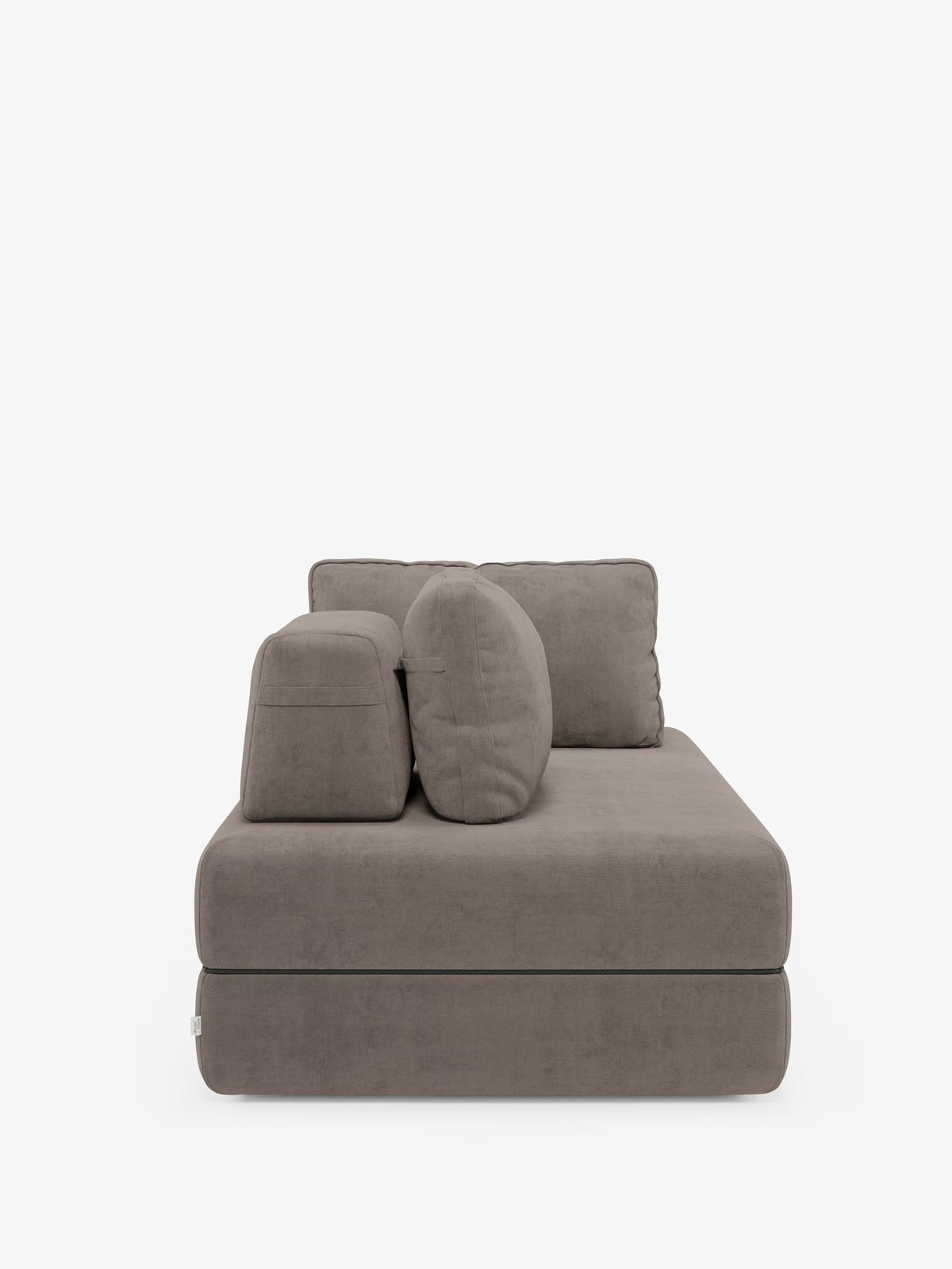 Un moderno divano letto matrimoniale Rift a 2 e 3 posti con schienali mobili di Divani.Store è raffigurato di profilo su uno sfondo bianco. Rivestito in tessuto T31 color tortora e resistente alle macchie, questo divano componibile presenta due cuscini di seduta e due cuscini di schienale, tutti morbidi, dai bordi squadrati e completati da schienali mobili per un look minimalista ma accogliente. È incluso un materasso alto 24 cm in memory foam per un comfort aggiuntivo.