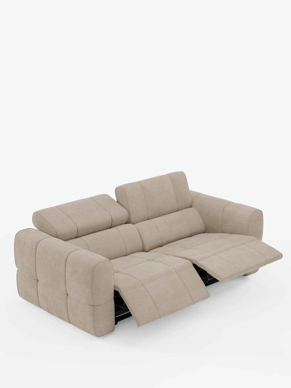 Una veduta dall'alto di un divano modulare Giotto a 3 posti color beige chiaro, con poggiatesta reclinabili e funzione relax elettrica opzionale, rivestito in tessuto smacchiabile T23 su sfondo bianco, caratterizzato da due sedute reclinabili allungate e da un tessuto con finitura trapuntata.