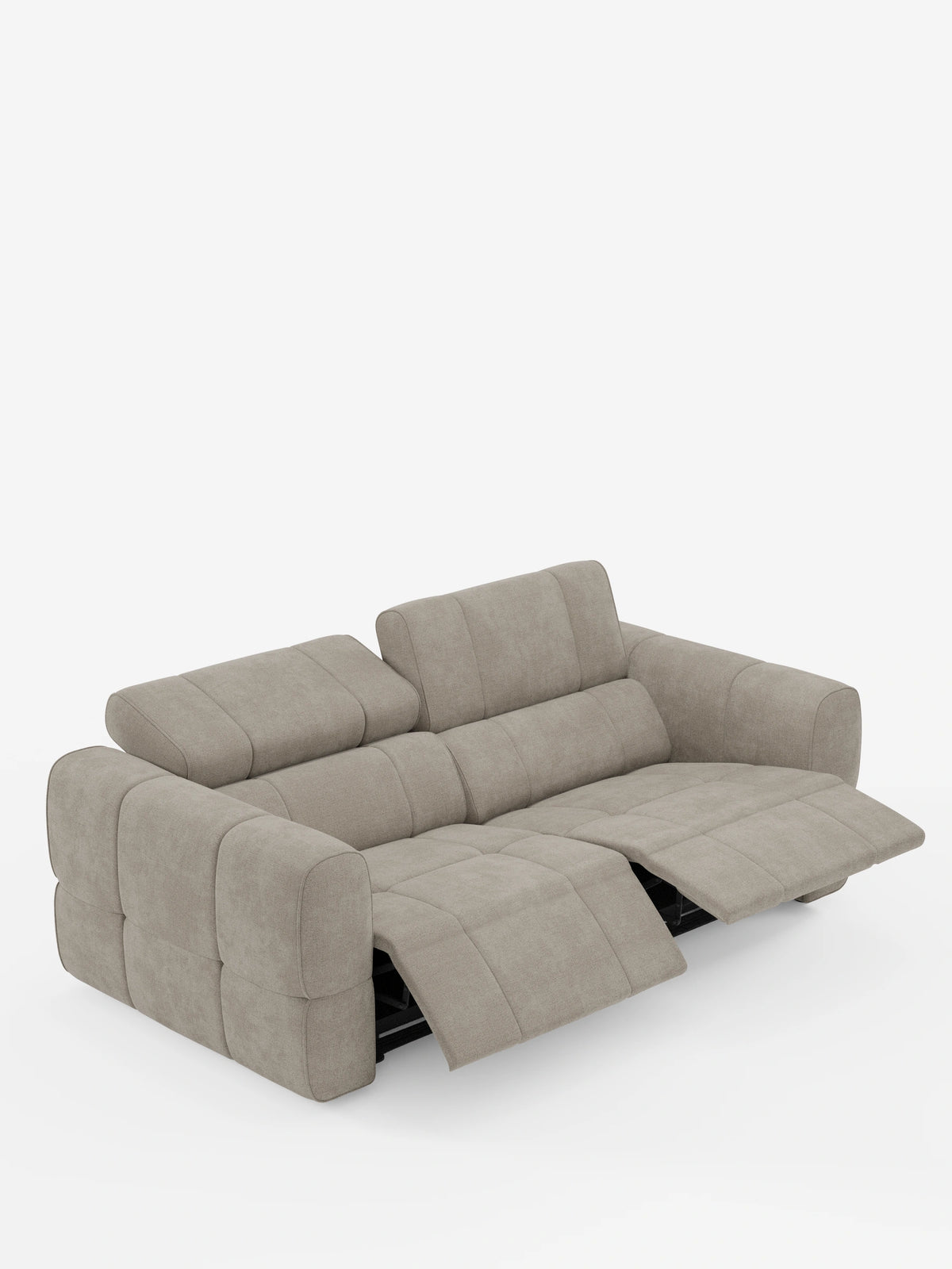 Un divano modulare Giotto a 3 posti color beige chiaro, con poggiatesta reclinabili e funzione relax elettrica opzionale, rivestito in tessuto smacchiabile T23, caratterizzato da un design a pannelli con un sedile reclinabile, sedute in posizione eretta e poggiatesta regolabili su sfondo bianco.