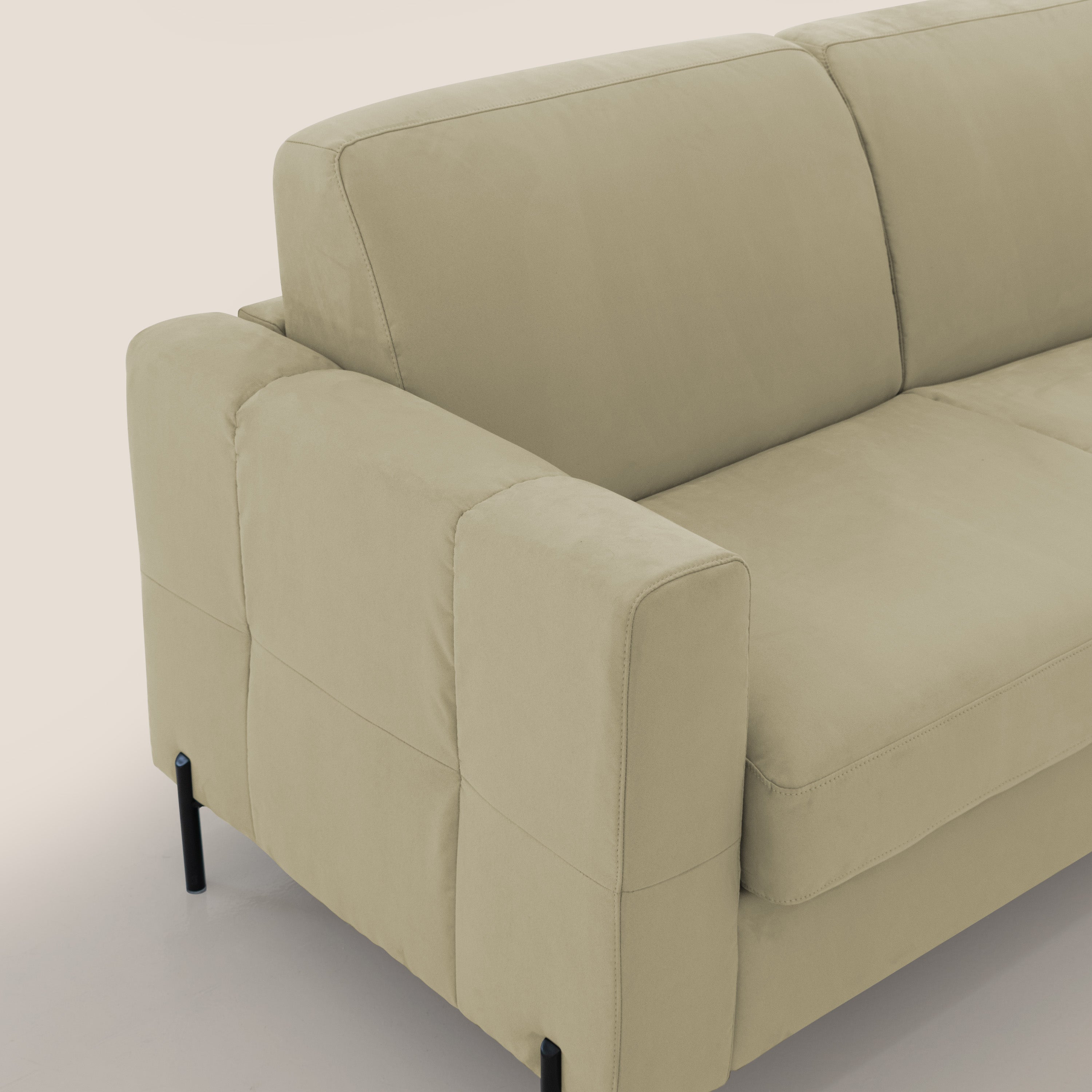 Ortensia divano letto materasso H18 cm con piedi alti in elegante microfibra smacchiabile T11 beige - divani.store