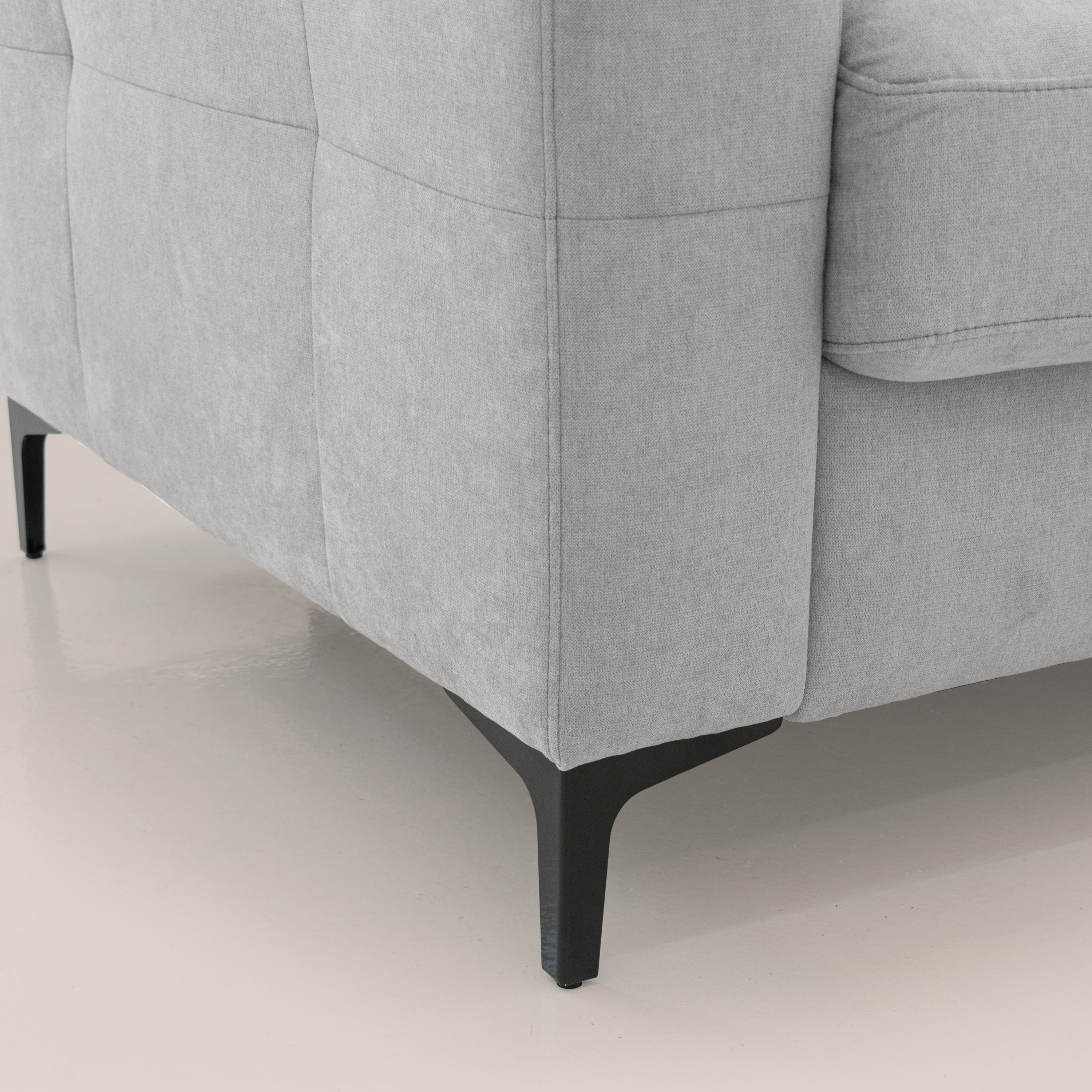 Gardenia divano letto materasso alto 18 cm con poggiatesta reclinabili e rivestimento impermeabile T02 grigio chiaro - divani.store