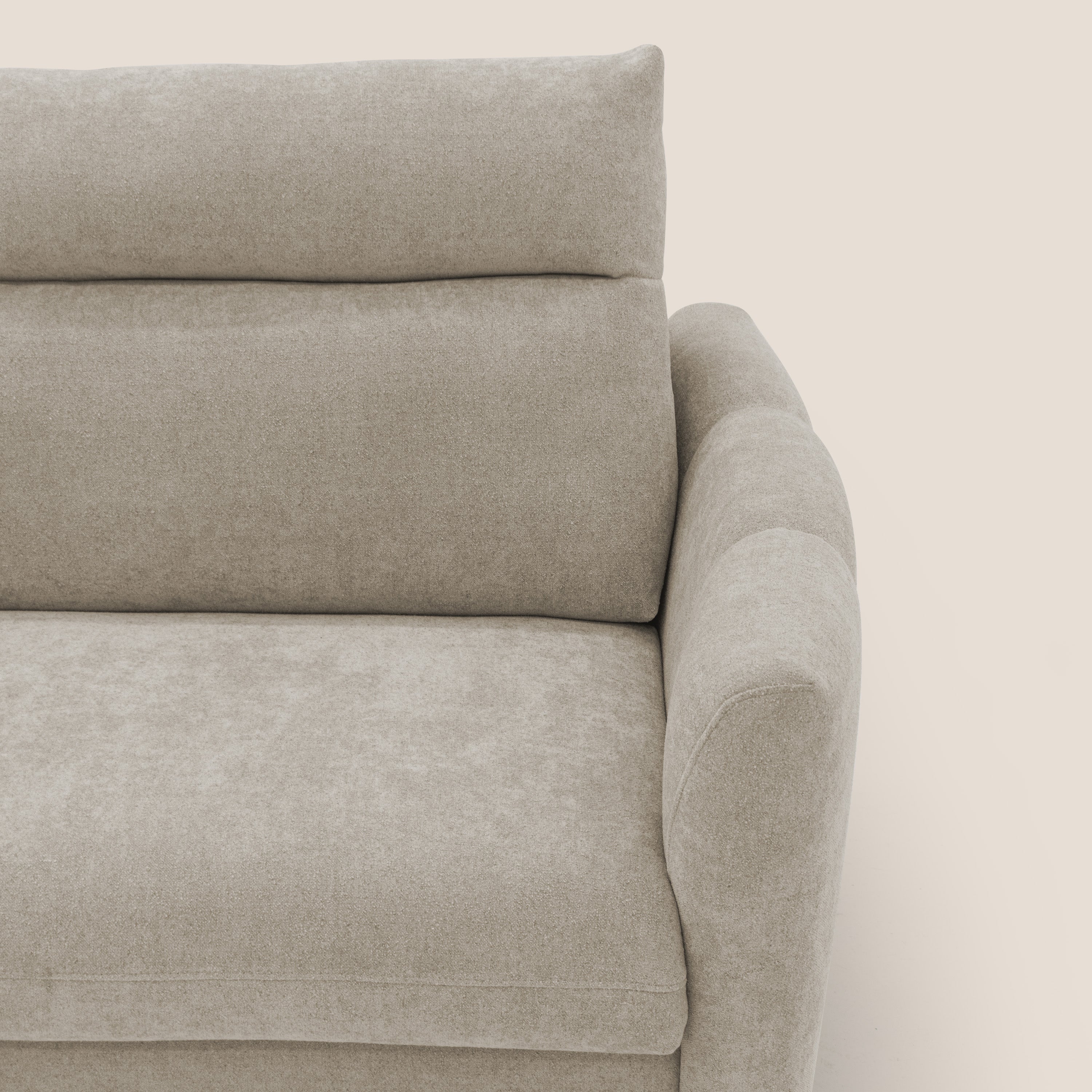 Peonia divano letto scandinavo con materasso H18 cm e morbido e alto schienale in tessuto Bouclé impermeabile T07 beige - divani.store