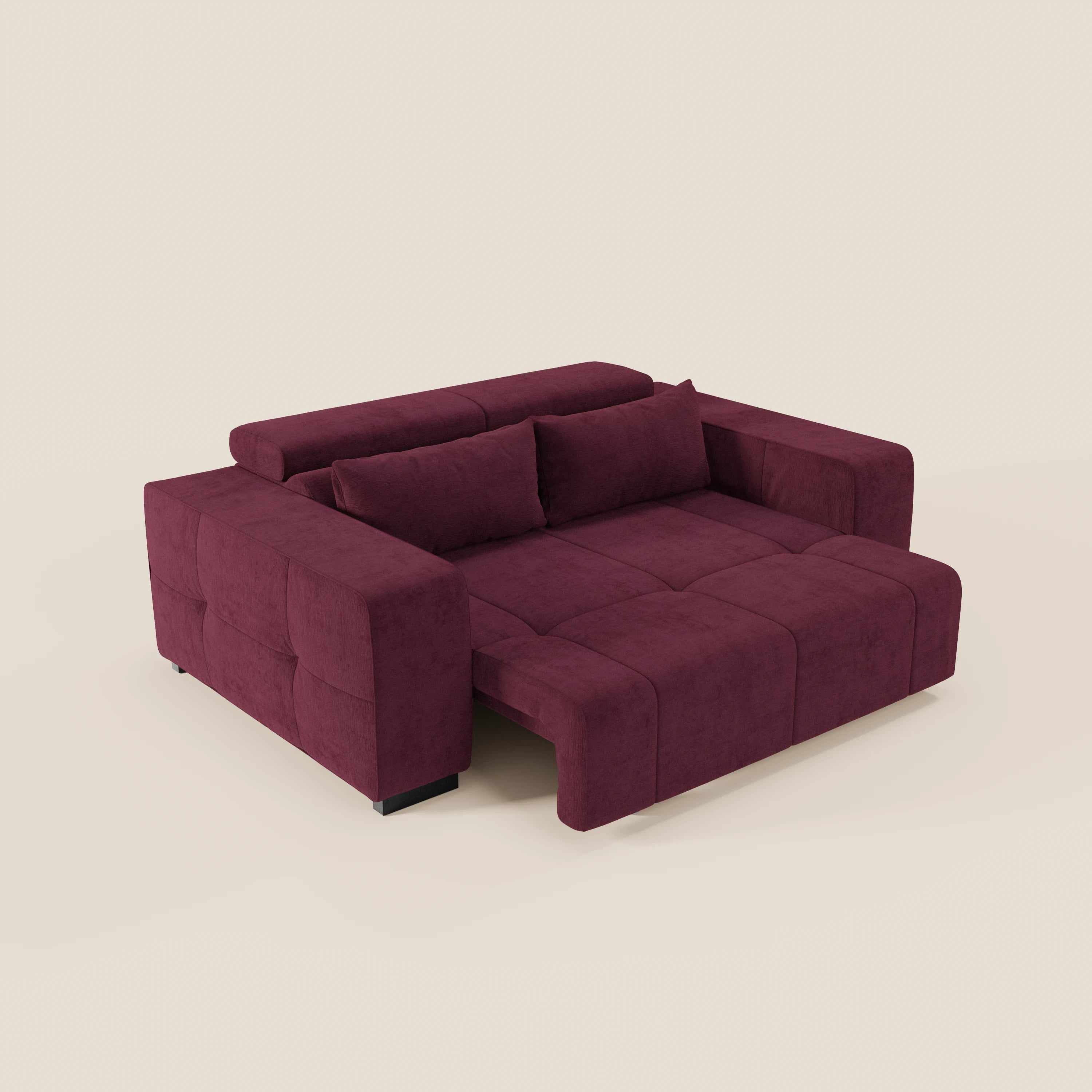 Il Monarch Divano con Relax Elettrico di Divani.Store è dotato di sedili allungabili, poggiatesta reclinabile e tessuto T31 morbido e antimacchia. La seduta profonda e i cuscini morbidi offrono il massimo comfort e uno stile moderno su uno sfondo beige chiaro.