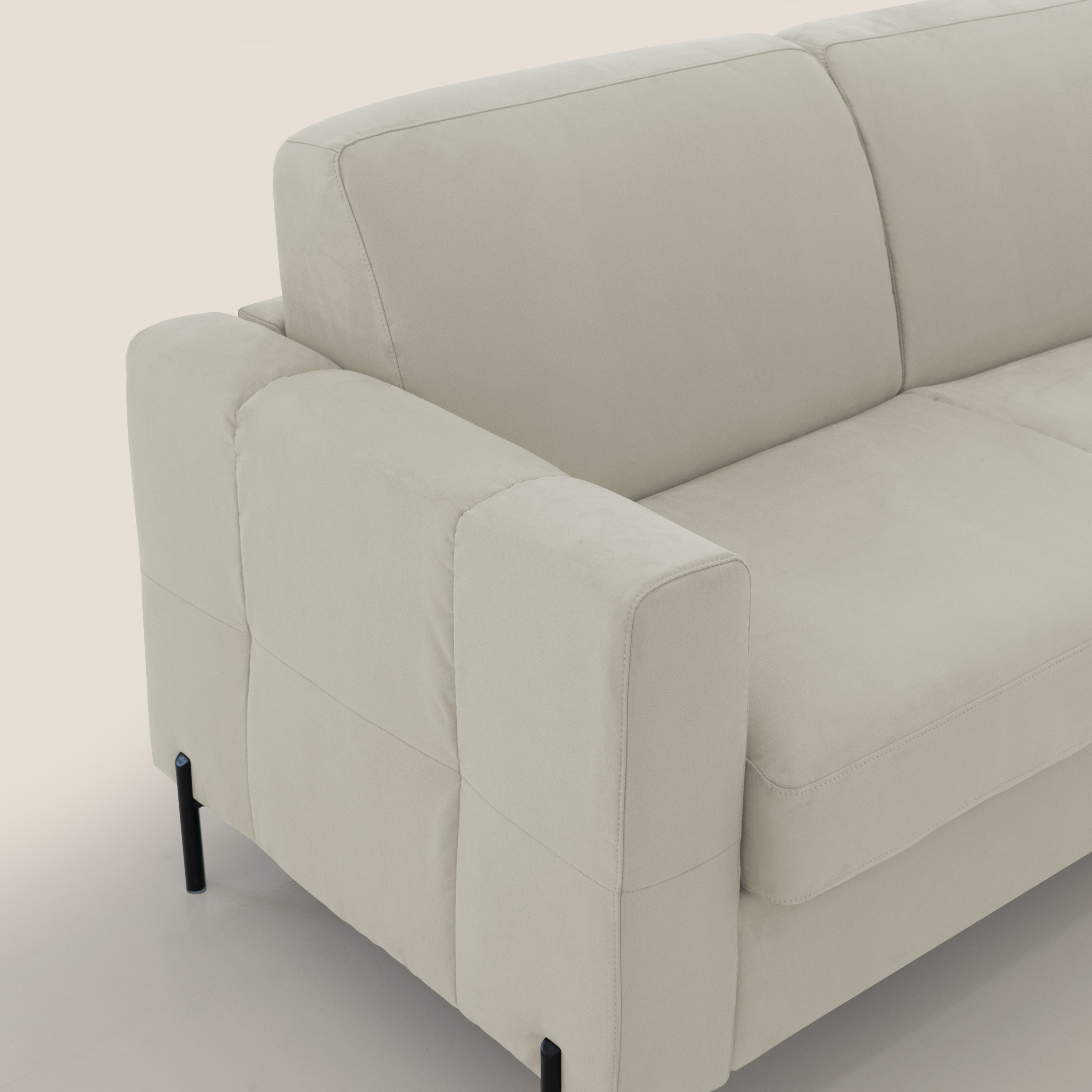 Ortensia divano letto materasso H18 cm con piedi alti in elegante microfibra smacchiabile T11 panna - divani.store