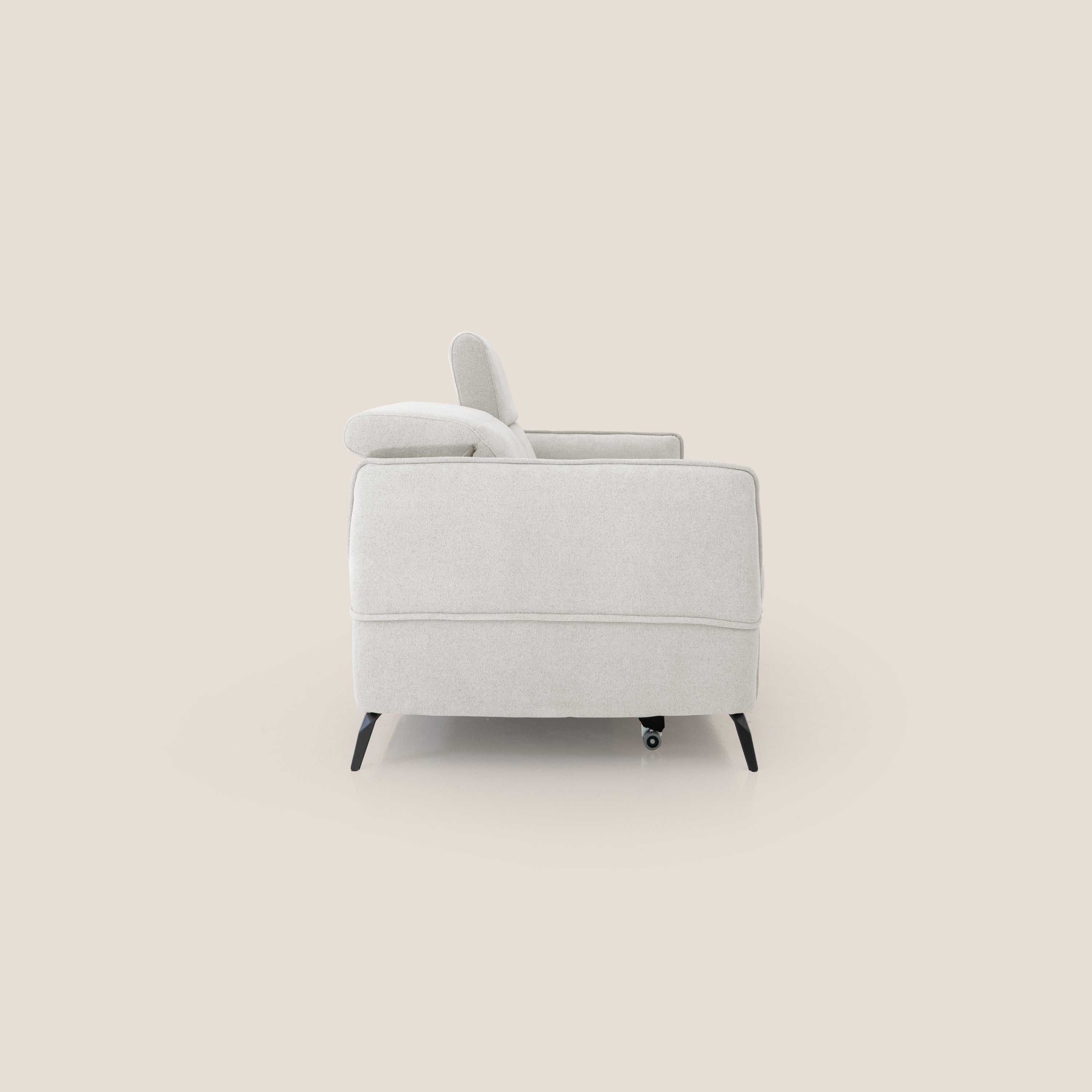 Bloom Divano con poggiapiedi estraibile piedini alti e poggiatesta reclinabili in tessuto bouclé impermeabile T07 bianco - divani.store