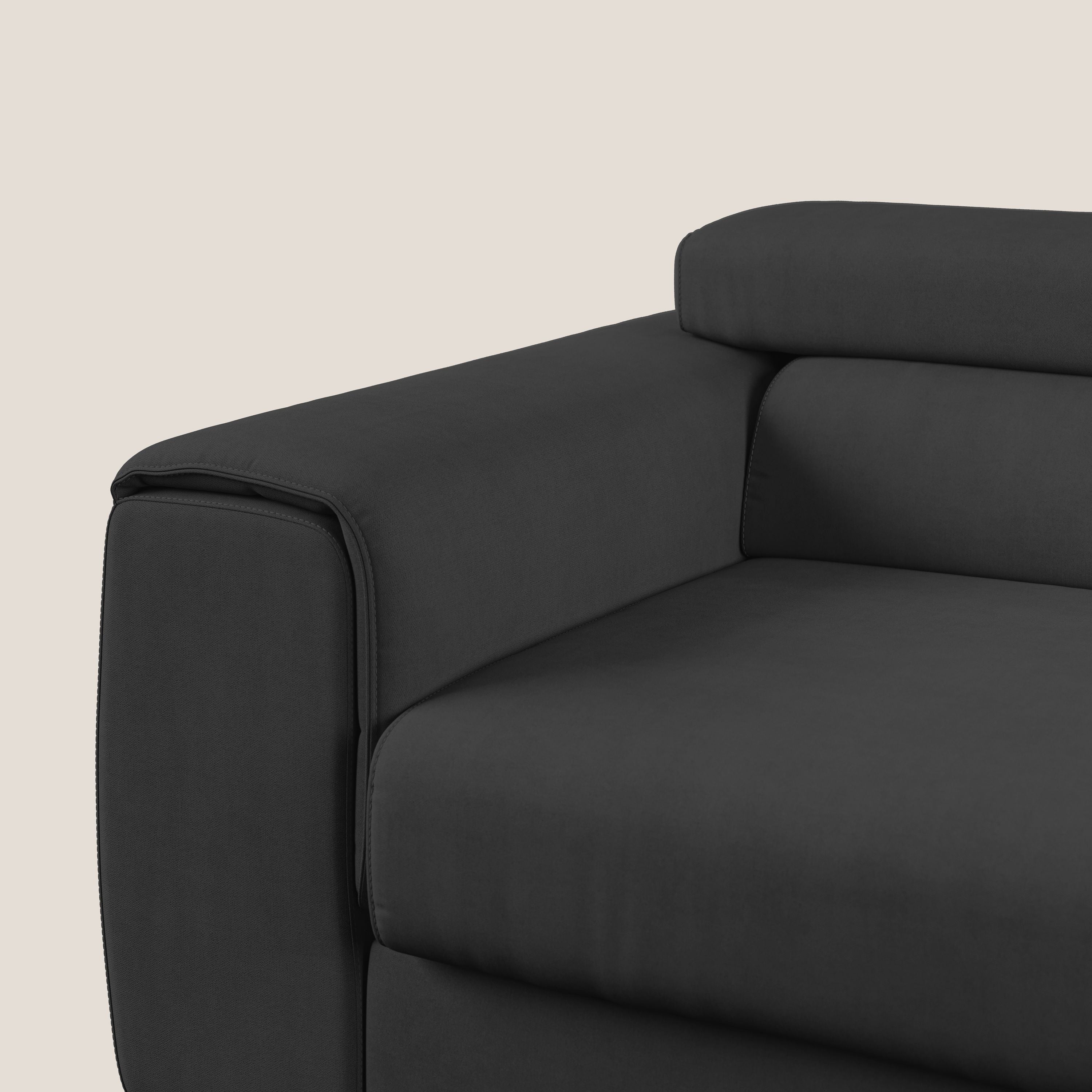 Zeno Divano con pouf estraibile poggiapiedi in tessuto morbido impermeabile T02 nero - divani.store