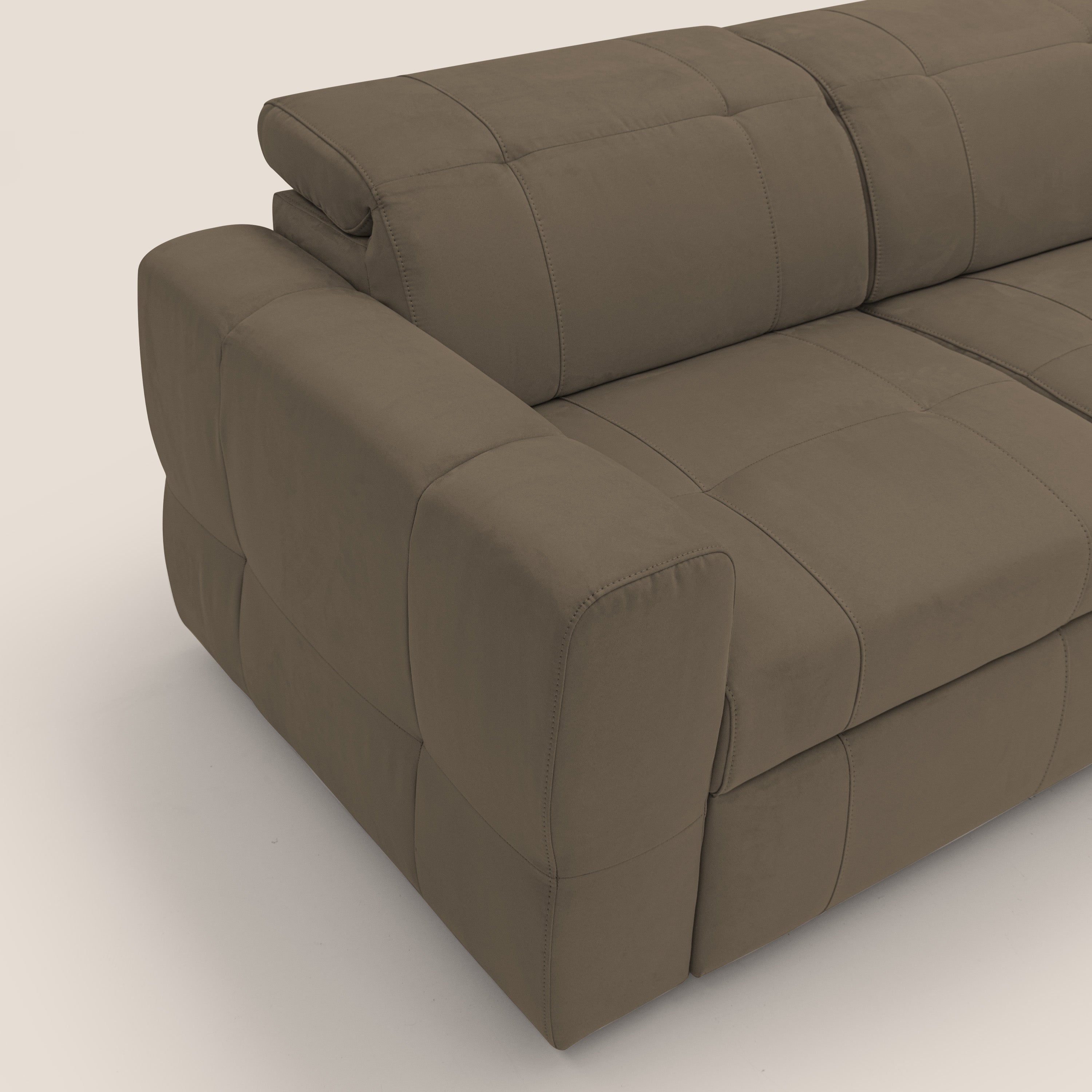 Kronos Divano con pouf estraibile poggiapiedi e poggiatesta reclinabili in morbida microfibra impermeabile T11 marrone - divani.store