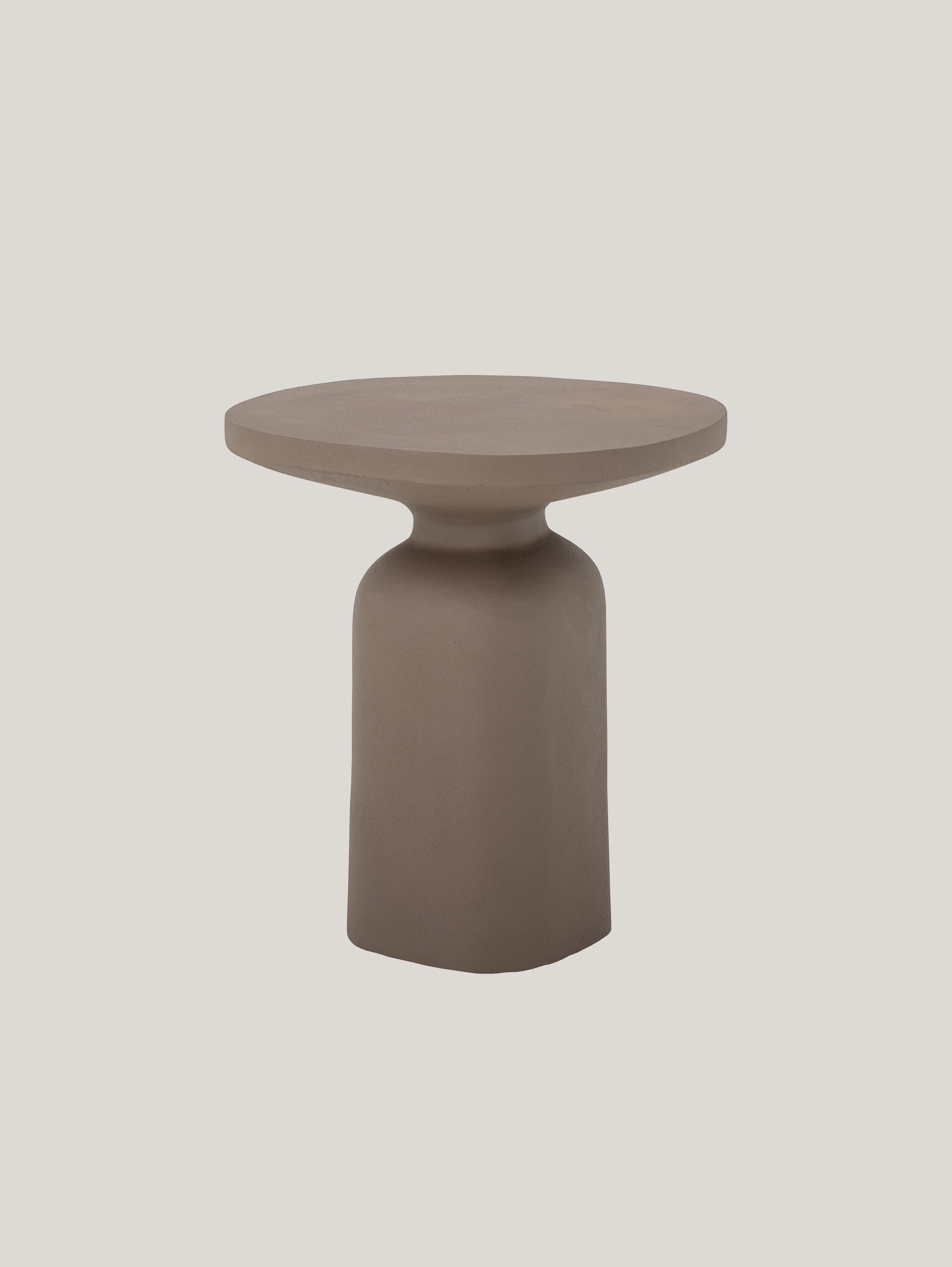 Millan tavolino scultoreo in metallo e alluminio fatto a mano colore terra - divani.store