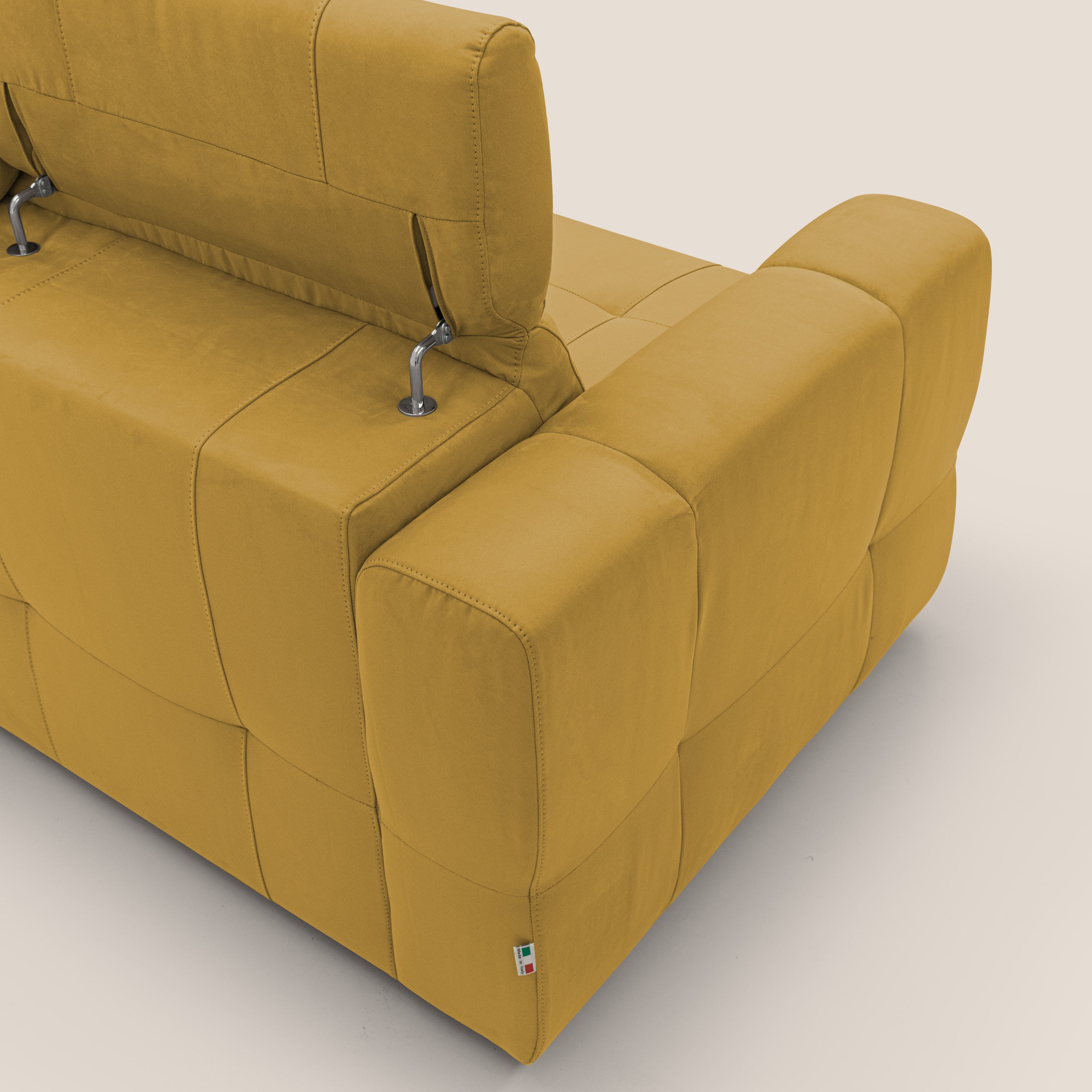 Kronos Divano angolare con pouf estraibile e penisola contenitore in microfibra impermeabile T11 giallo - divani.store