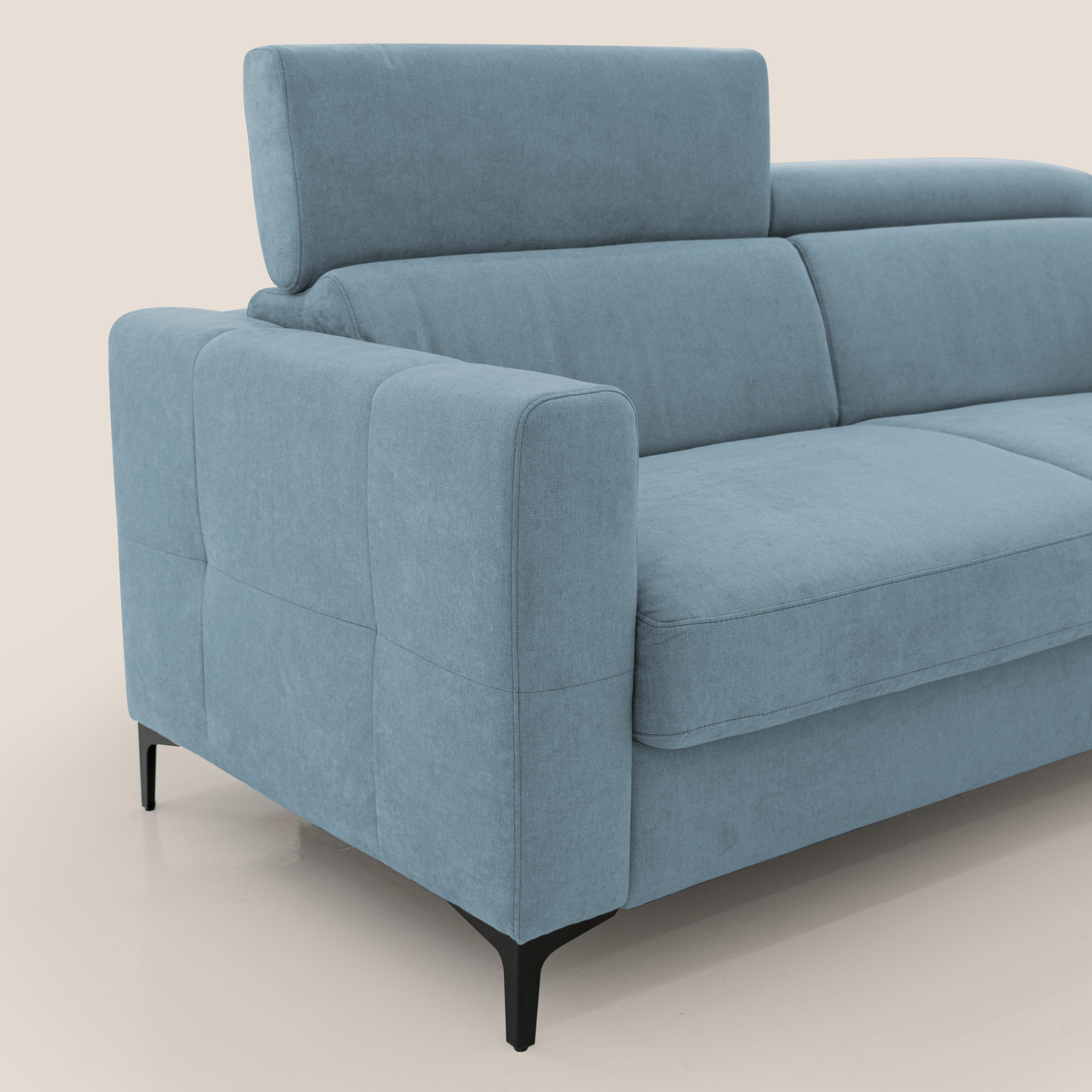 Gardenia divano letto materasso alto 18 cm con poggiatesta reclinabili e rivestimento impermeabile T02 carta da zucchero - divani.store