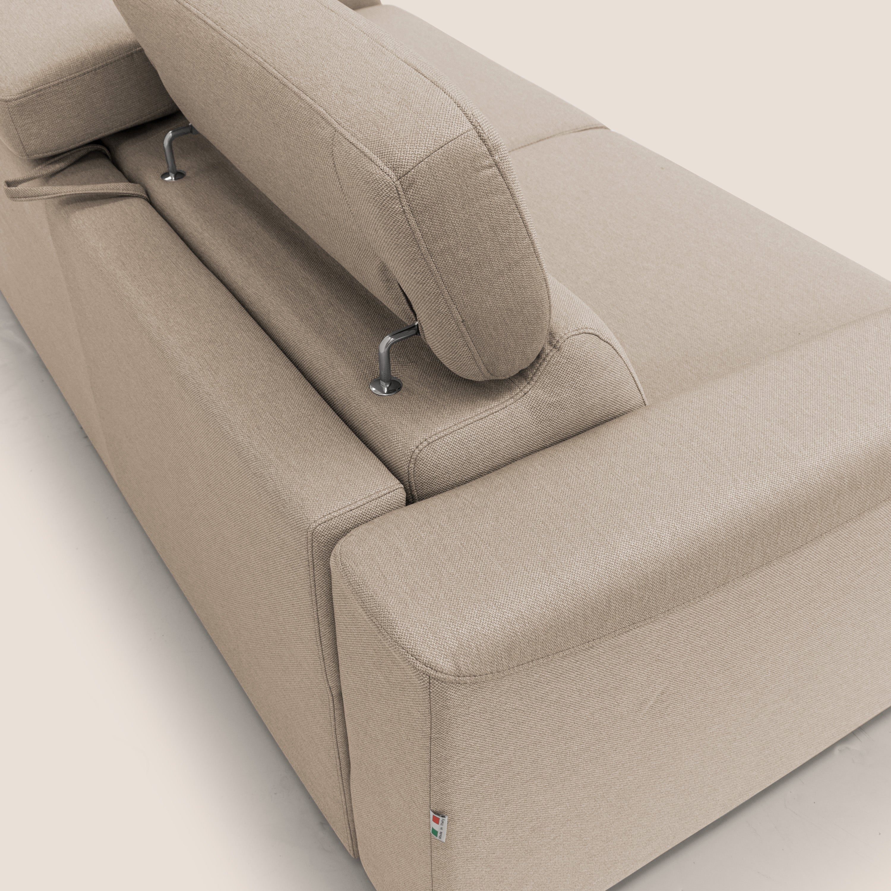 Poseidon Schlafsofa mit elektrischem Relaxmechanismus aus wasserfestem, abwaschbarem Stoff T05 beige