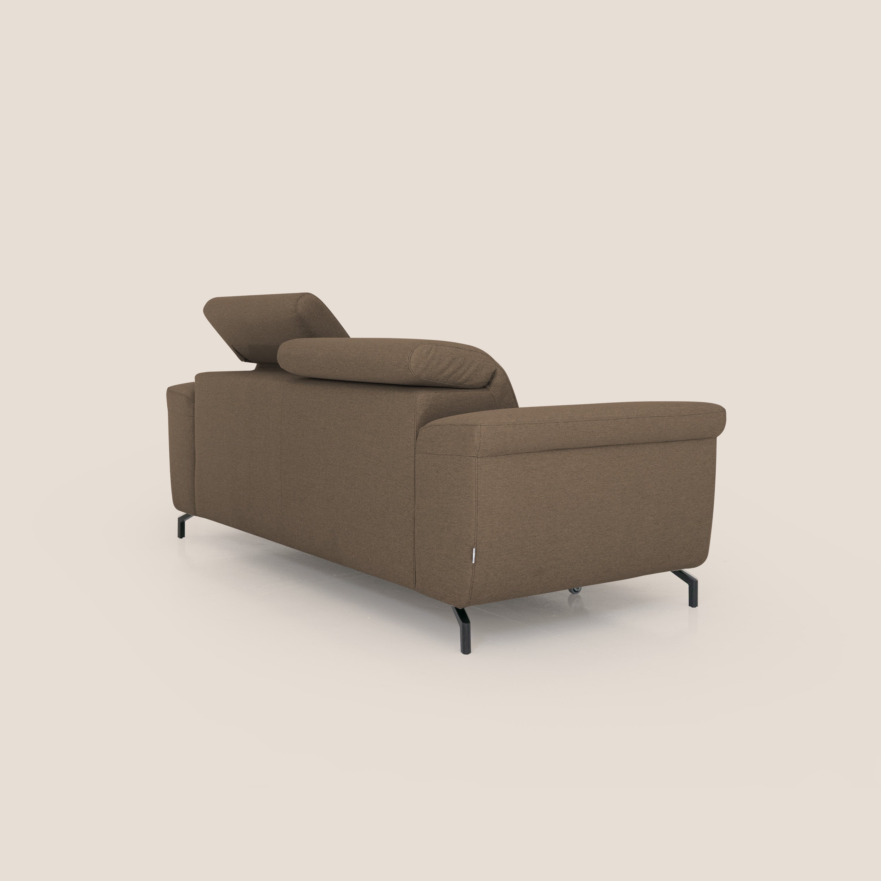 Aisha Divano con poggiapiedi estraibile piedini alti e poggiatesta reclinabili in tessuto Smacchiabile T05 marrone - divani.store