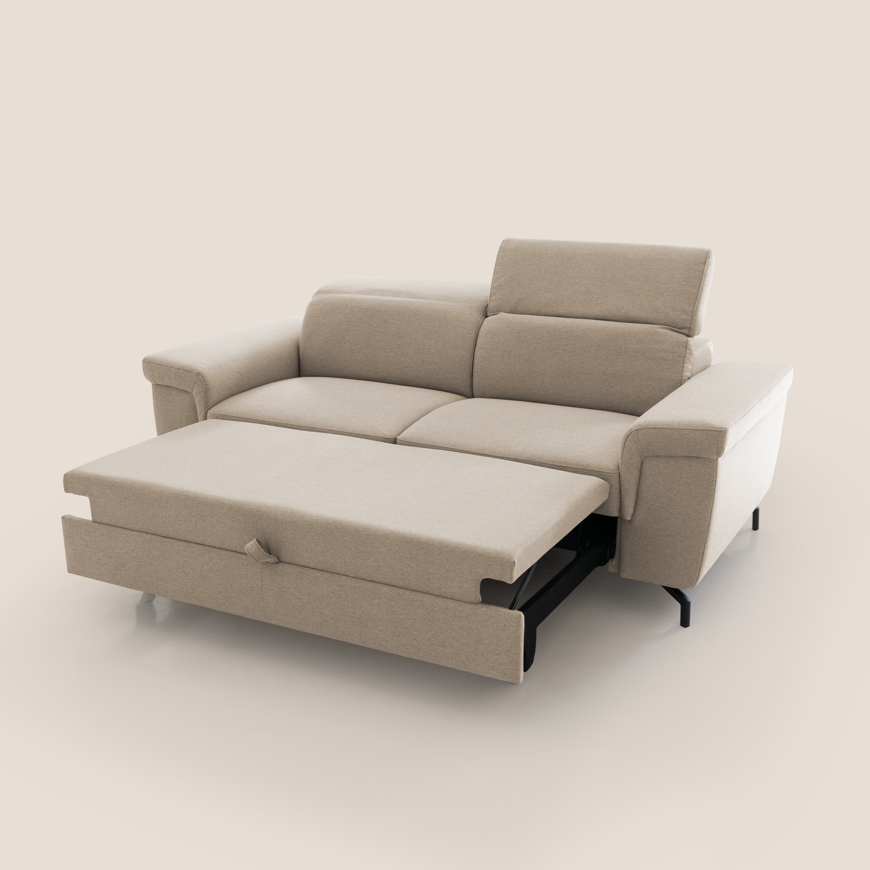 Aisha Divano con poggiapiedi estraibile piedini alti e poggiatesta reclinabili in tessuto Smacchiabile T05 beige - divani.store