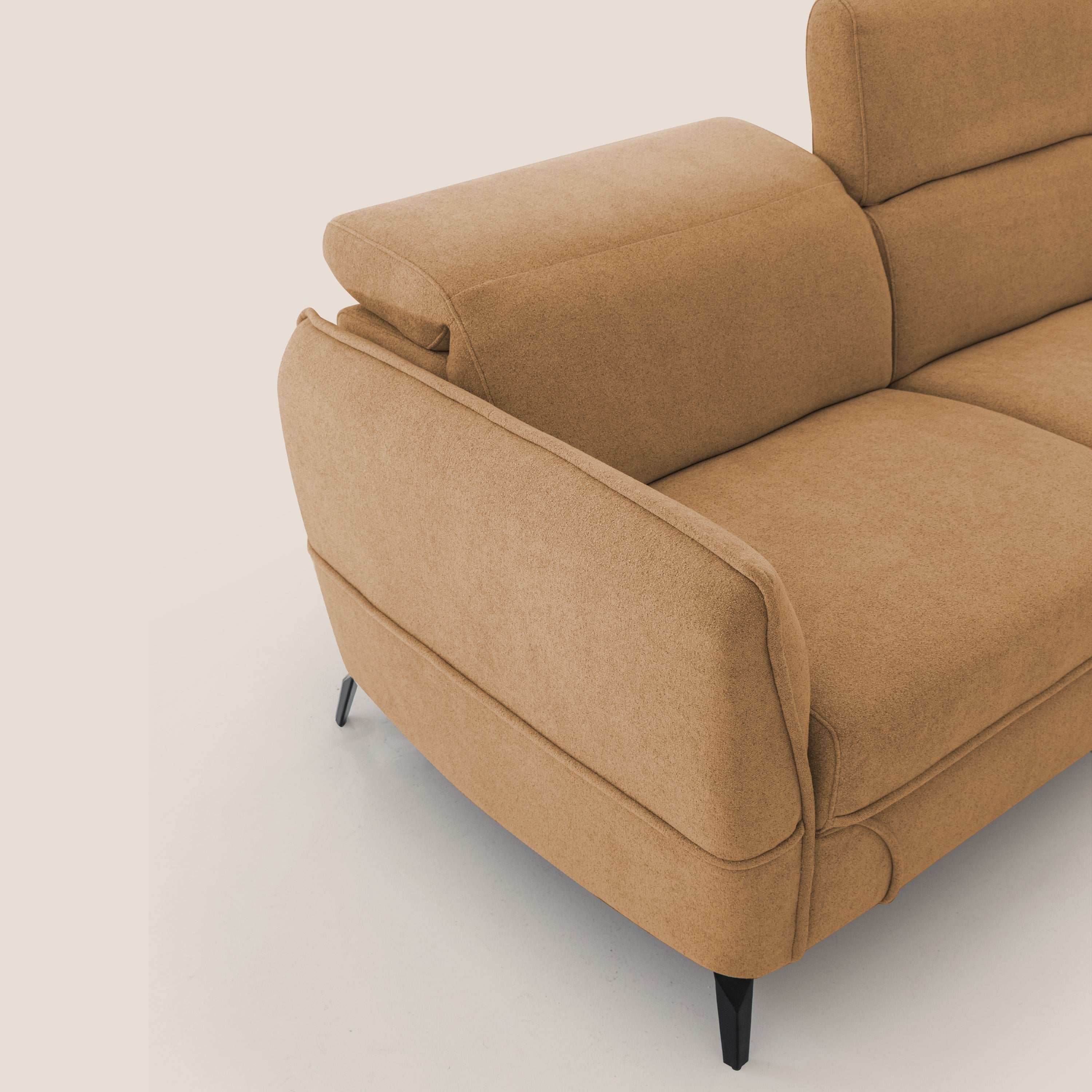 Bloom Divano con poggiapiedi estraibile piedini alti e poggiatesta reclinabili in tessuto bouclé impermeabile T07 arancio - divani.store