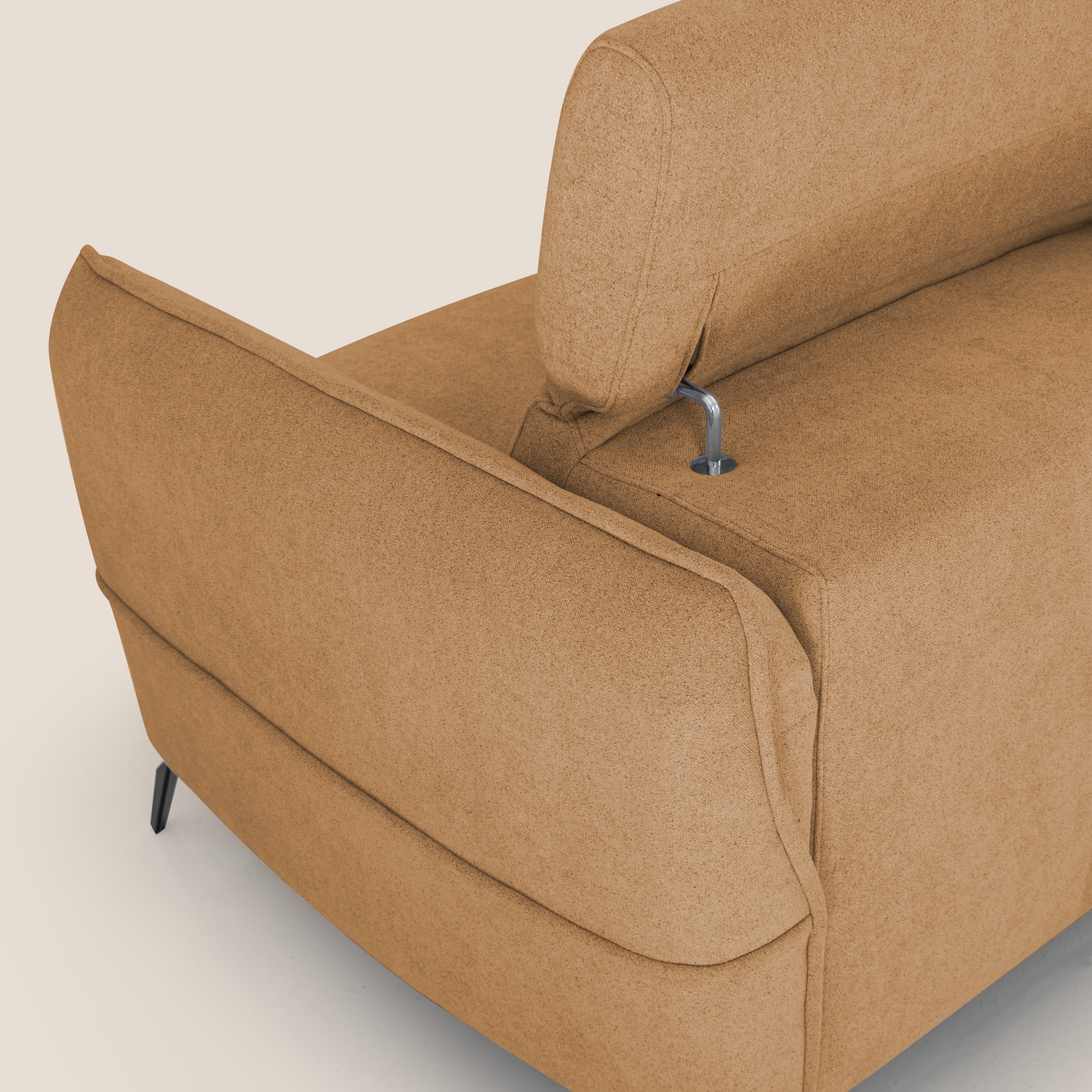 Bloom Divano con poggiapiedi estraibile piedini alti e poggiatesta reclinabili in tessuto bouclé impermeabile T07 arancio - divani.store