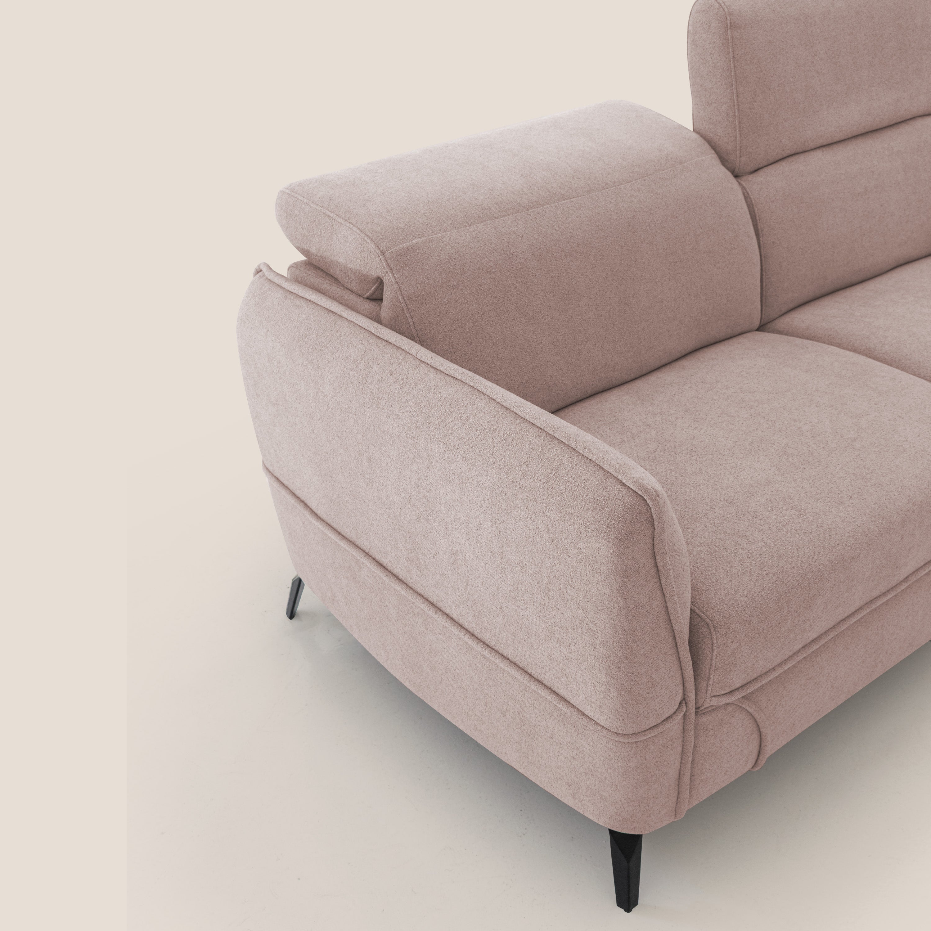 Bloom Divano con poggiapiedi estraibile piedini alti e poggiatesta reclinabili in tessuto bouclé impermeabile T07 rosa - divani.store