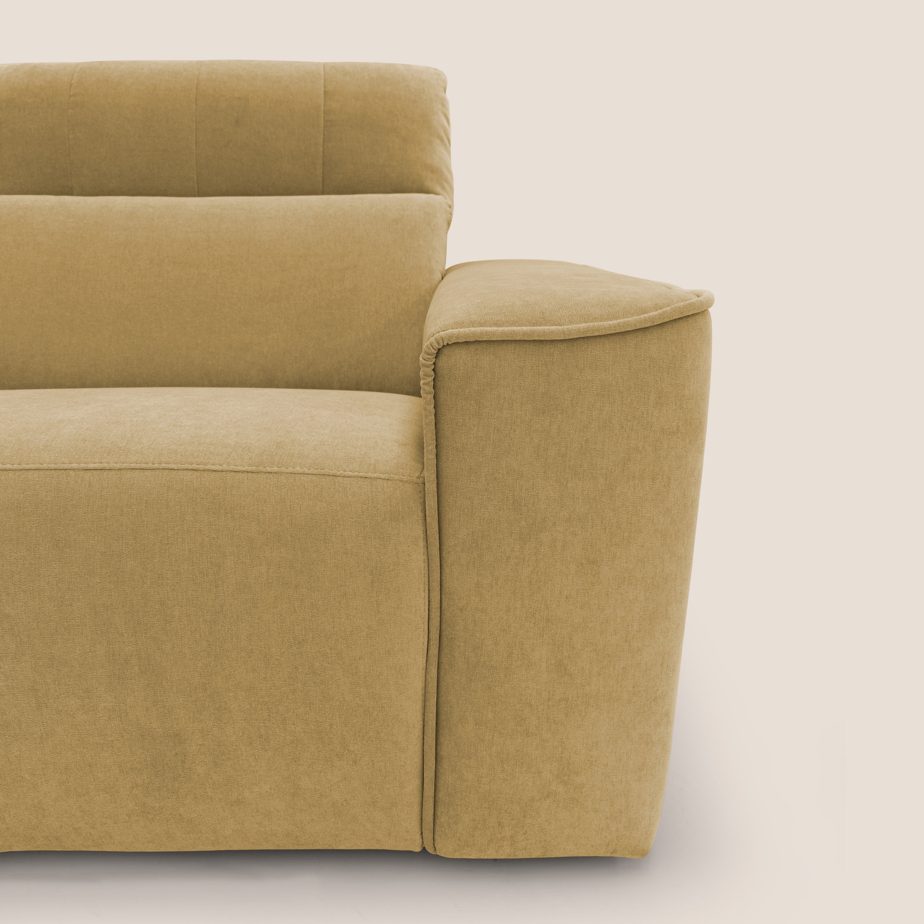 Clark Divano angolare con opzione relax elettrico in tessuto smacchiabile impermeabile T17 giallo - divani.store