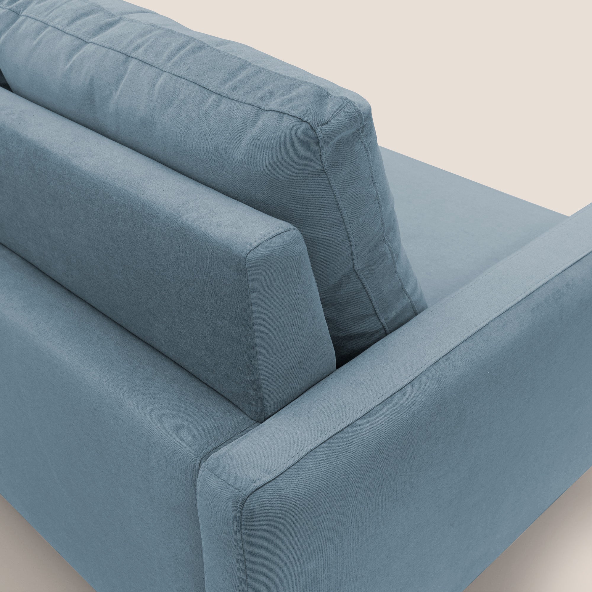 Matisse divano a 3 sedute allungabili e schienali in piuma d'oca in tessuto smacchiabile T17 carta da zucchero - divani.store