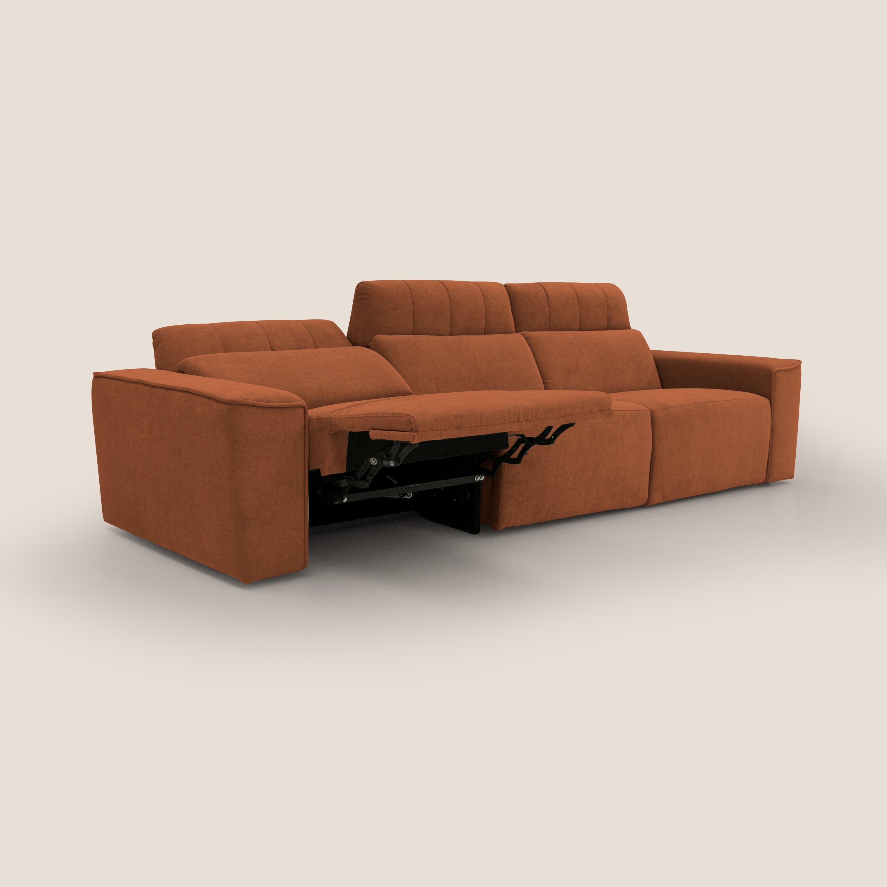 Clark Divano modulare 3 sedute con opzione relax elettrico in tessuto smacchiabile impermeabile T17 arancio - divani.store