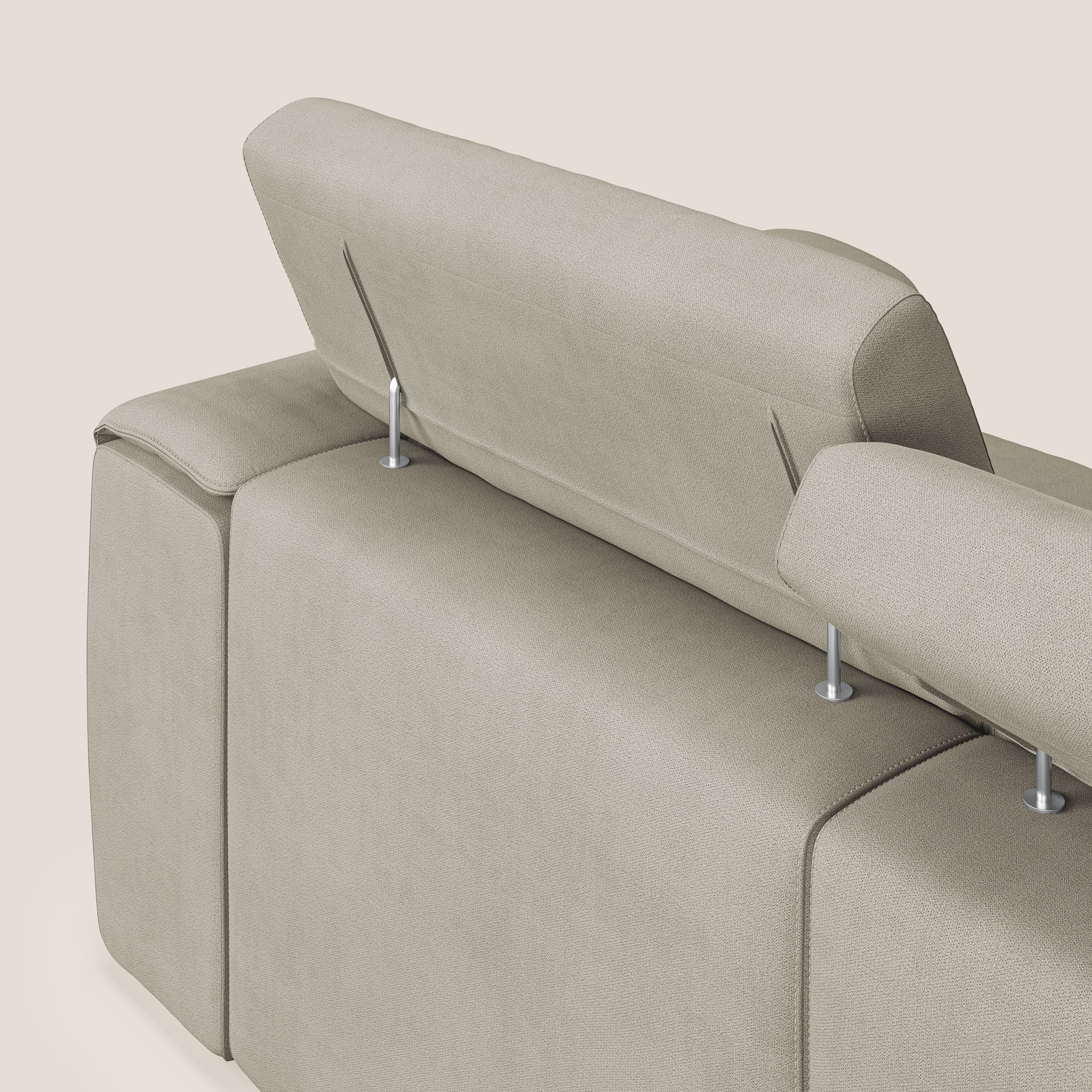 Zeno Divano con pouf estraibile poggiapiedi a 3 sedute in tessuto morbido impermeabile T02 panna - divani.store