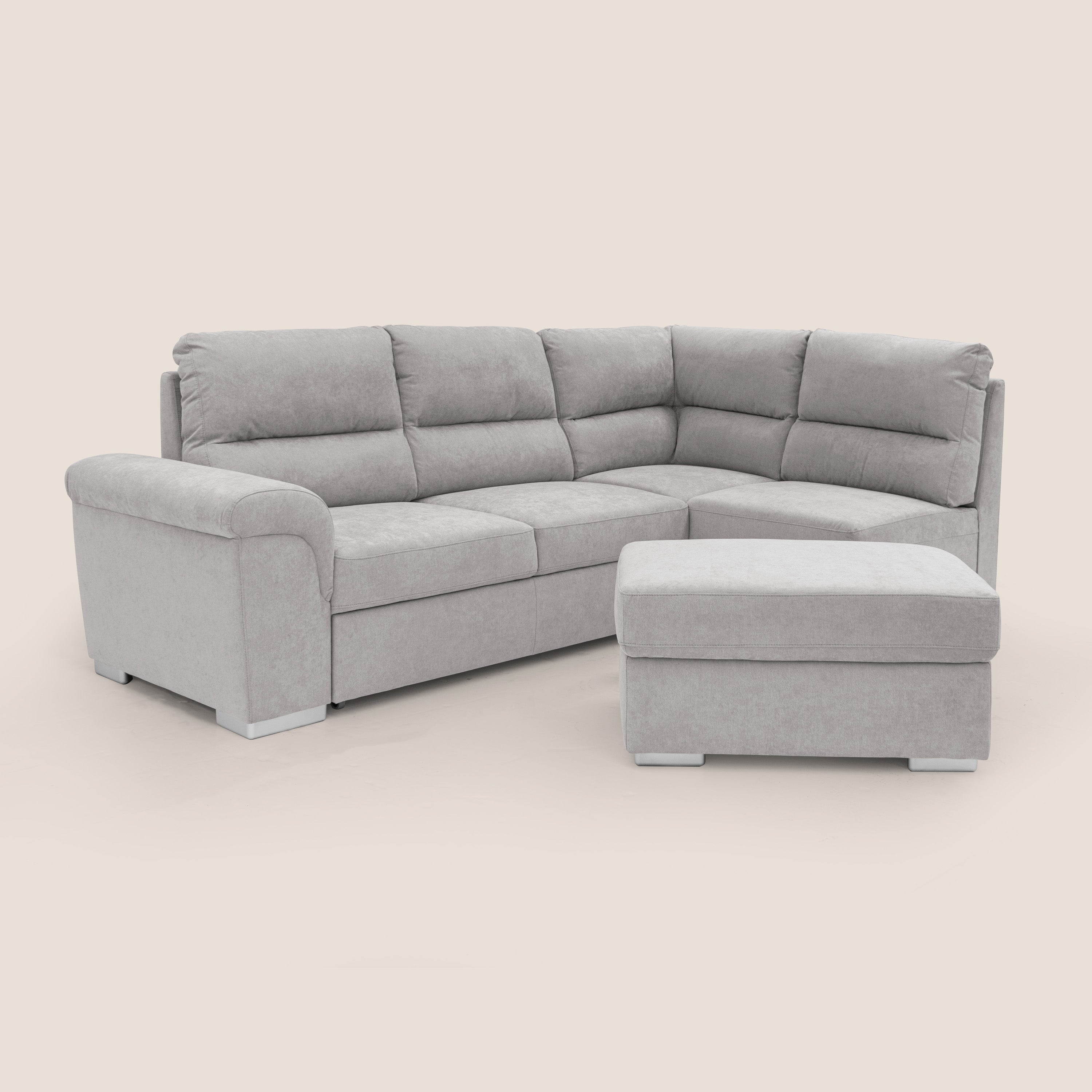 Minerva divano angolare con estraibile a cassettone e pouf contenitore in tessuto morbido impermeabile T02 grigio chiaro - divani.store