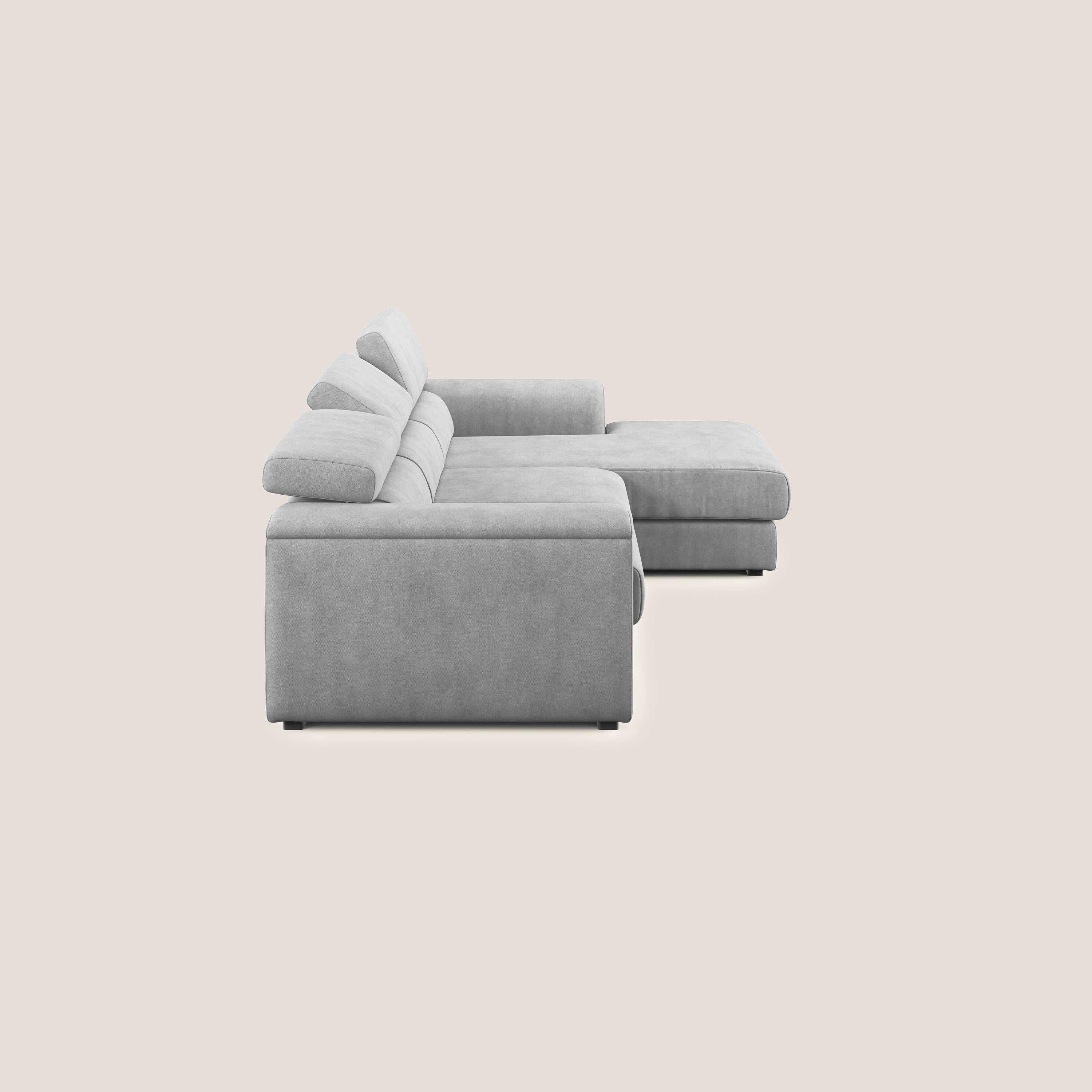 Zeno Divano angolare con pouf estraibile poggiapiedi in tessuto morbido impermeabile T02 grigio chiaro - divani.store