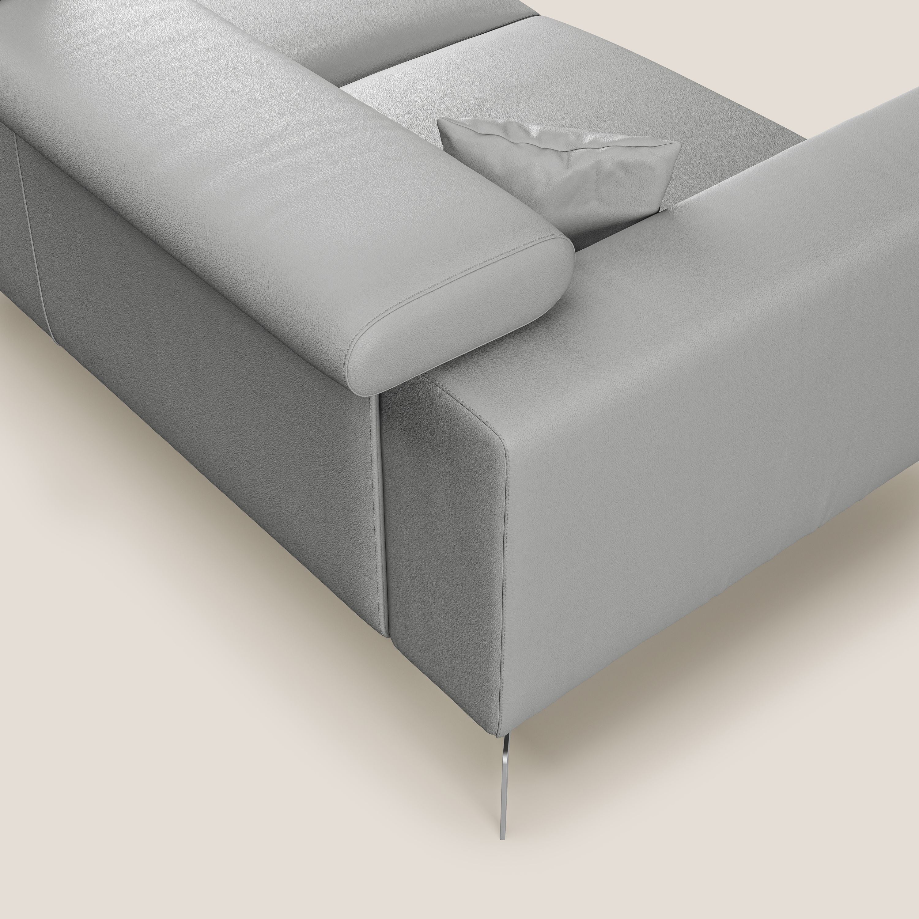 Blade Divano moderno angolare con poggiatesta reclinabili in Ecopelle T04 grigio chiaro - divani.store