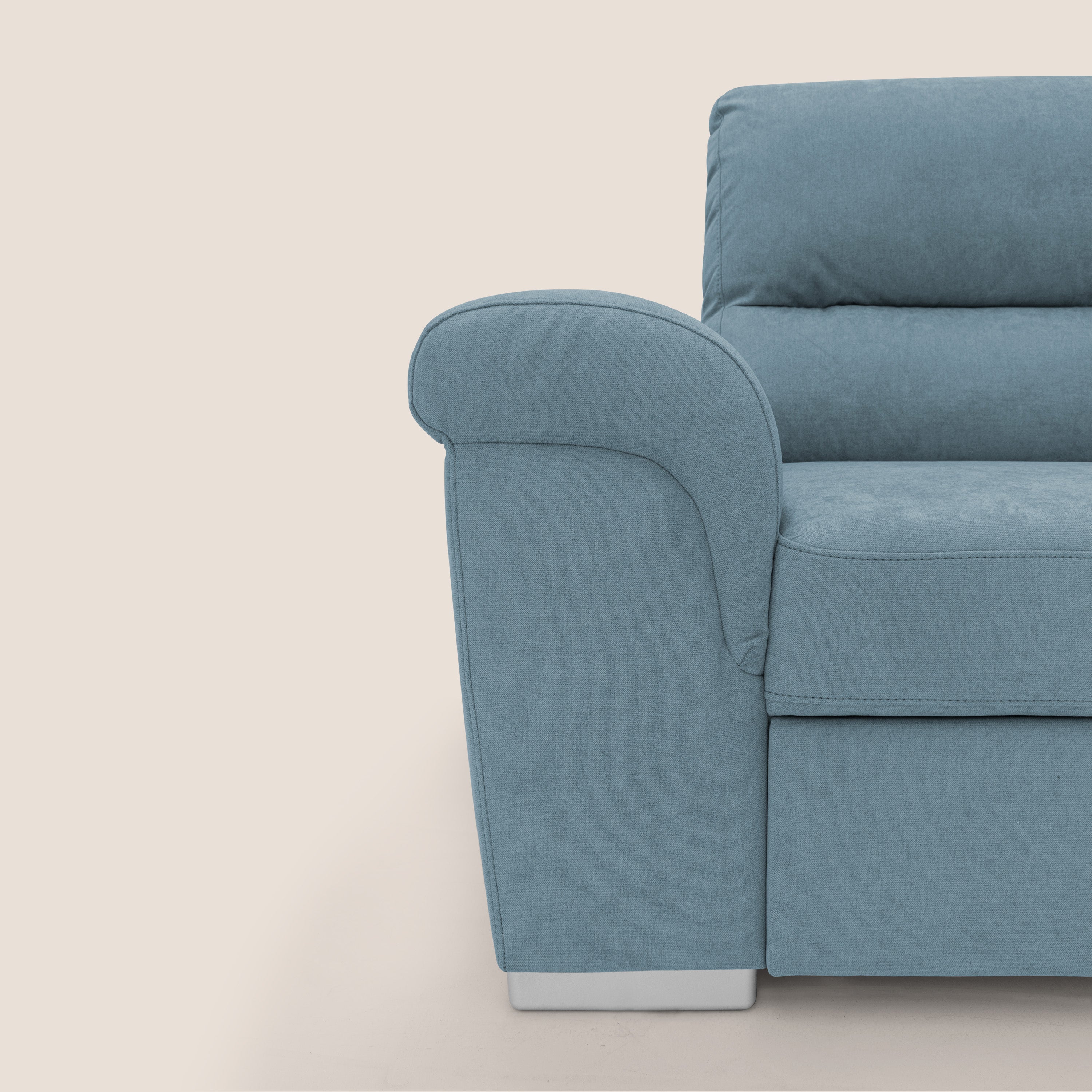 Minerva divano angolare con estraibile a cassettone e pouf contenitore in tessuto morbido impermeabile T02 carta da zucchero - divani.store