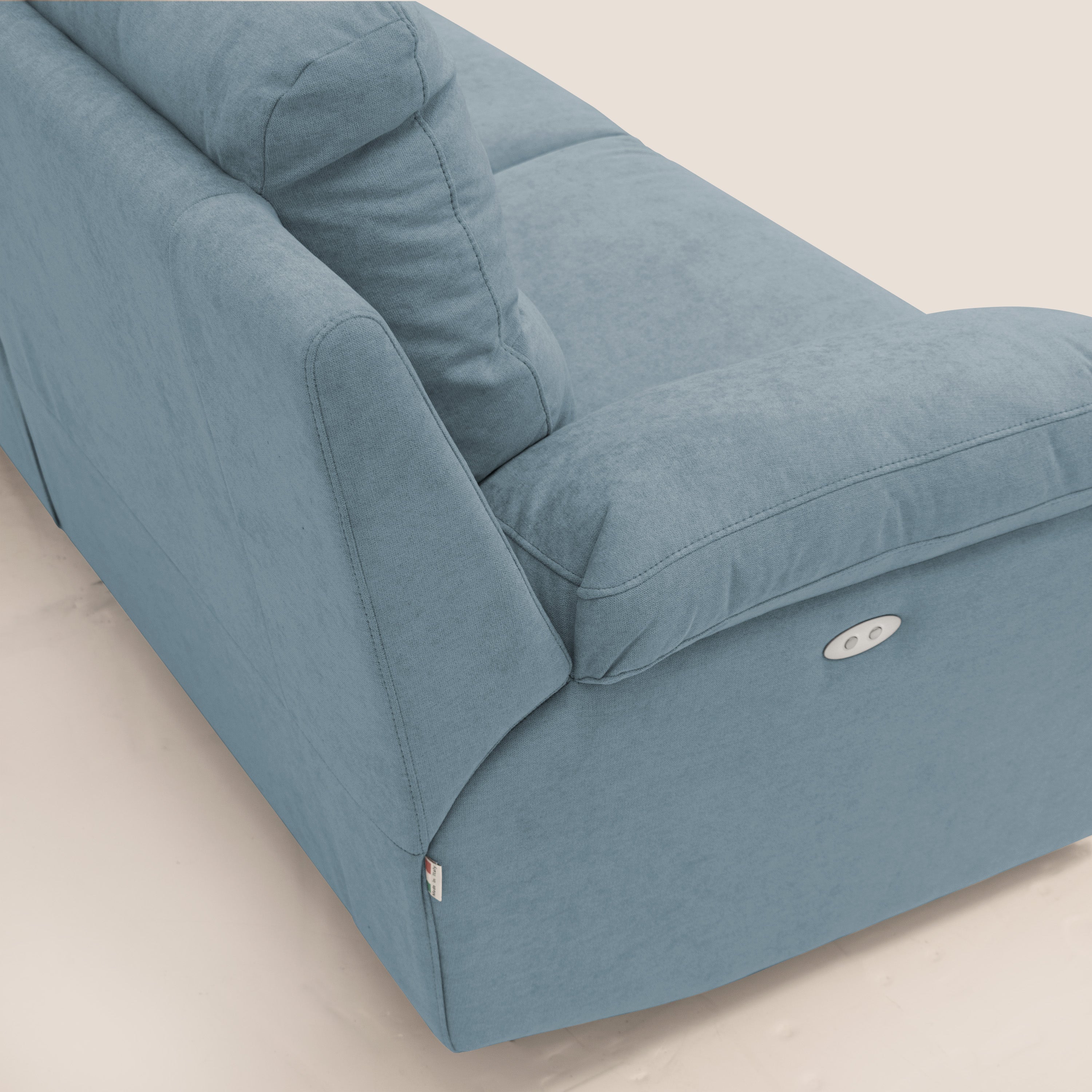 Romeo Divano relax con recliner elettrico in morbido tessuto impermeabile T02 carta da zucchero - divani.store