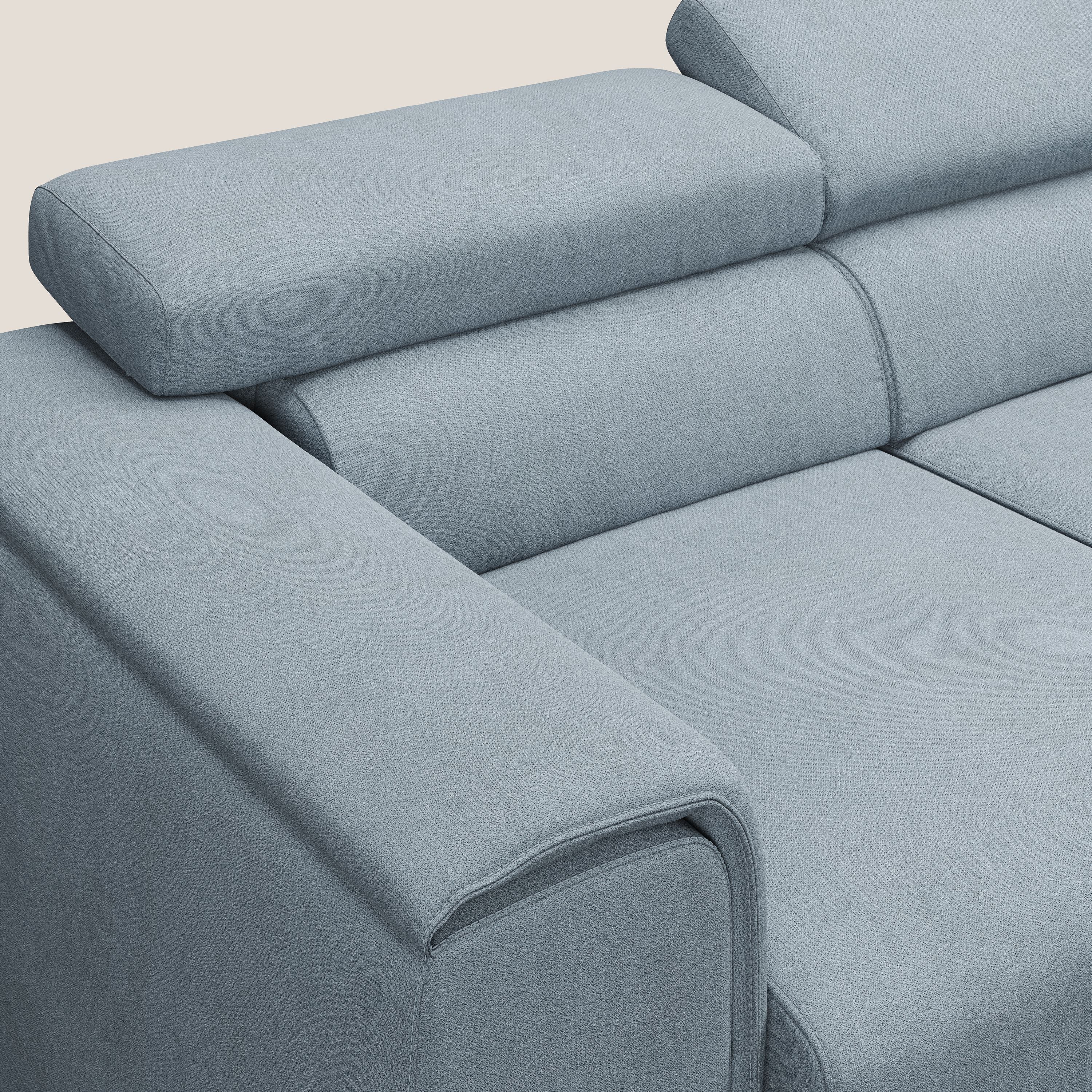 Zeno Divano con pouf estraibile poggiapiedi a 3 sedute in tessuto morbido impermeabile T02 carta da zucchero - divani.store