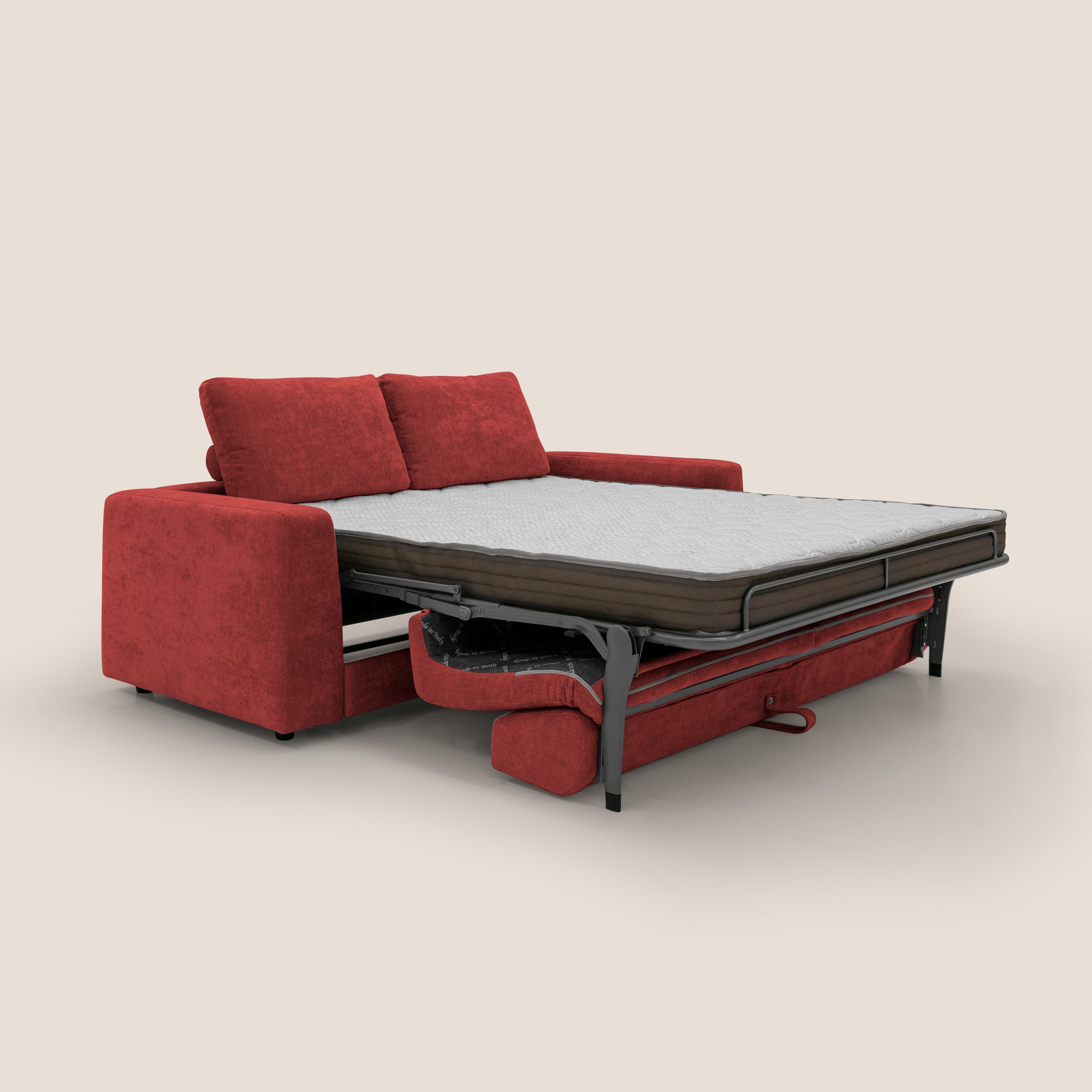 Freia Divano letto minimal materasso h15 cm con morbidi schienali in tessuto impermeabile T14 rosso - divani.store