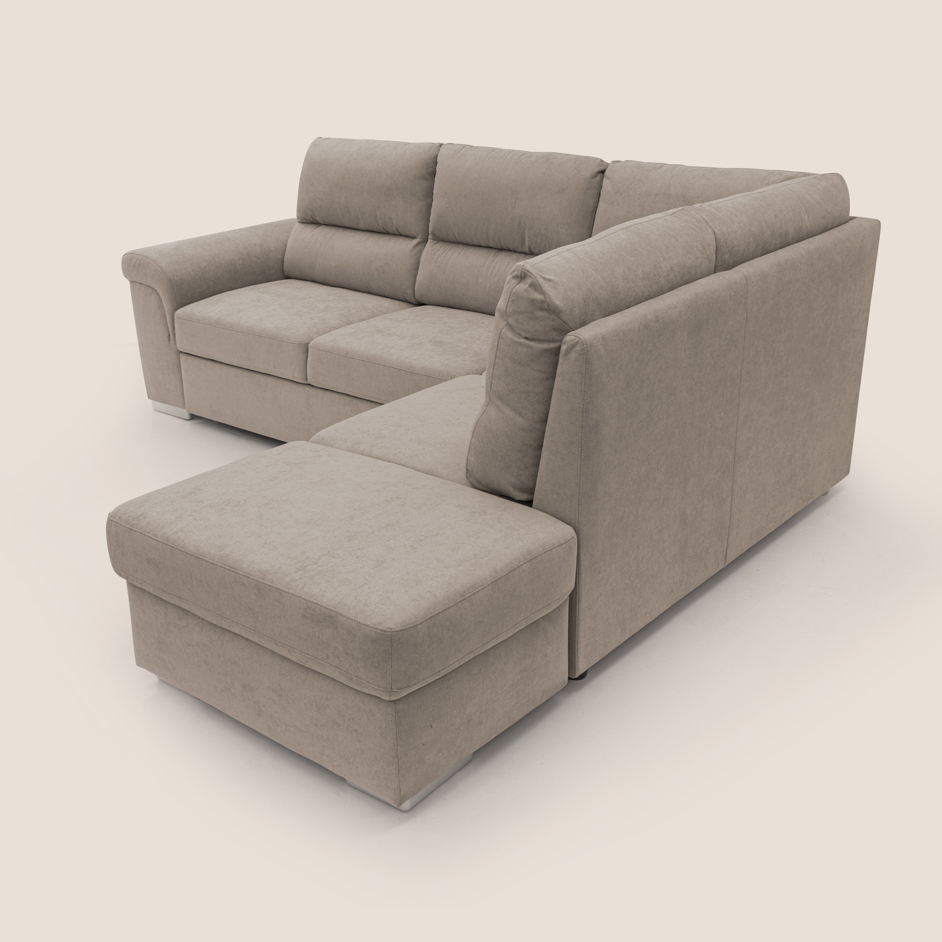 Minerva divano angolare con estraibile a cassettone e pouf contenitore in tessuto morbido impermeabile T02 beige - divani.store