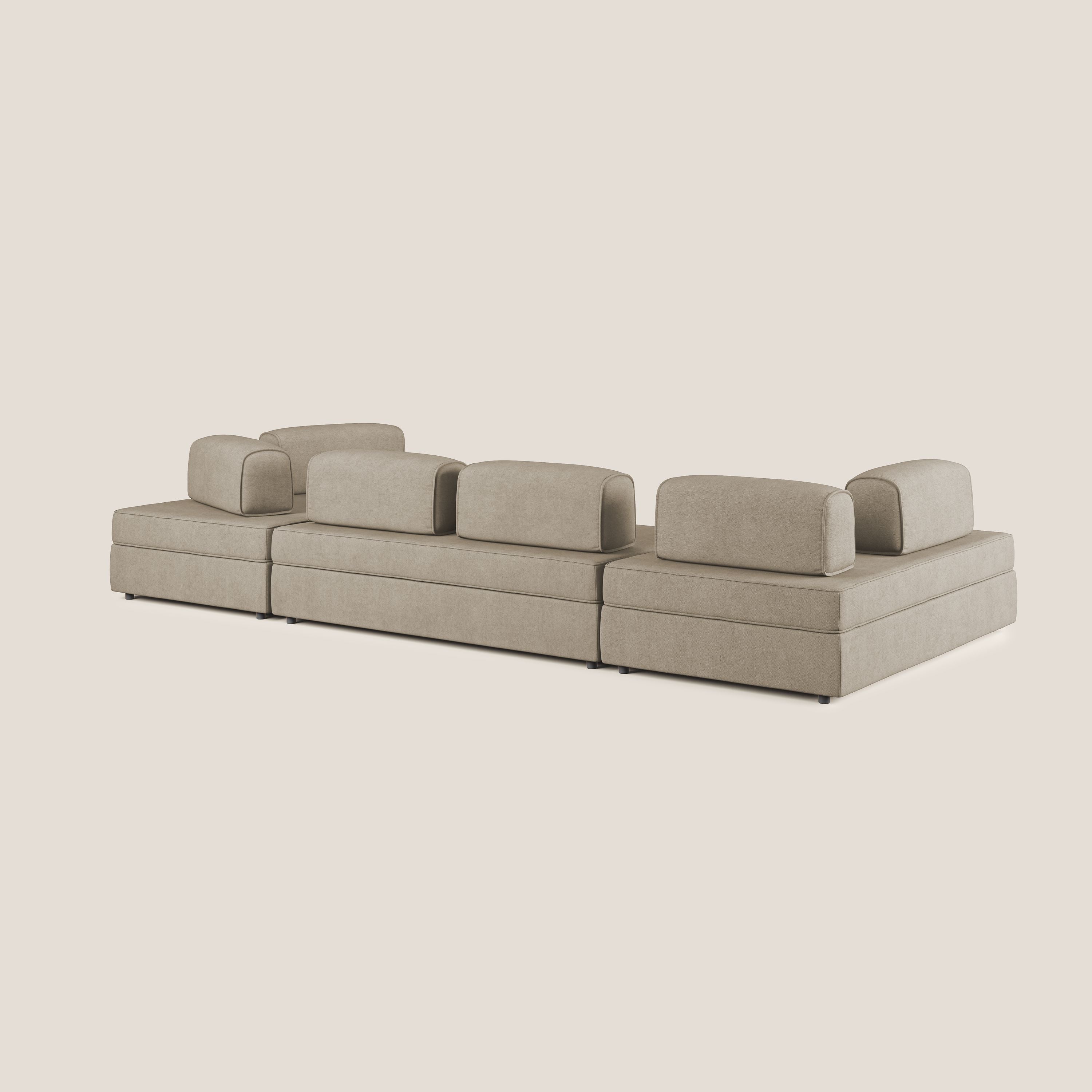 Liberty divano panoramico con pouf estraibile e schienali movibili in tessuto morbido impermeabile T02 beige - divani.store