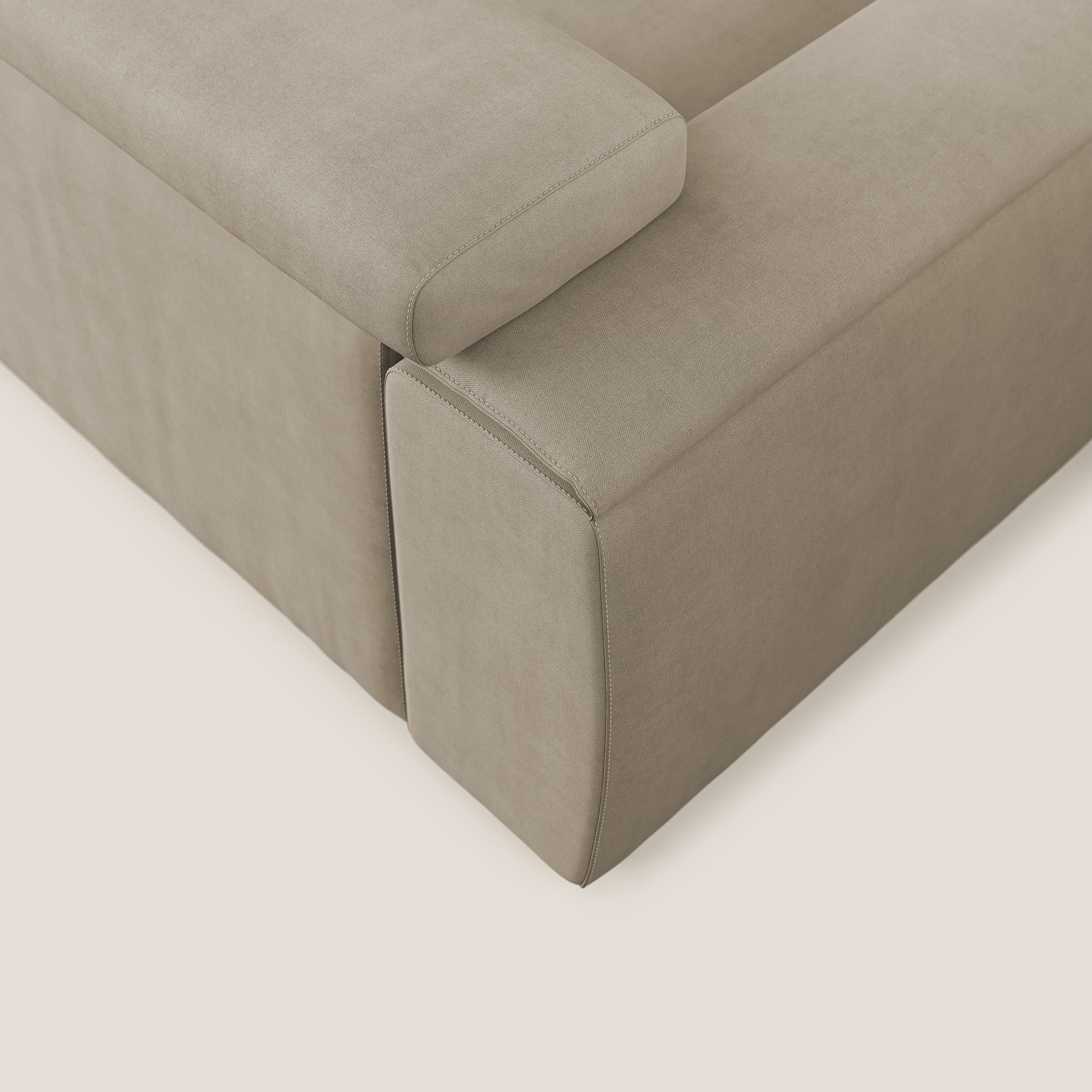 Zeno Divano angolare con pouf estraibile poggiapiedi in tessuto morbido impermeabile T02 beige - divani.store