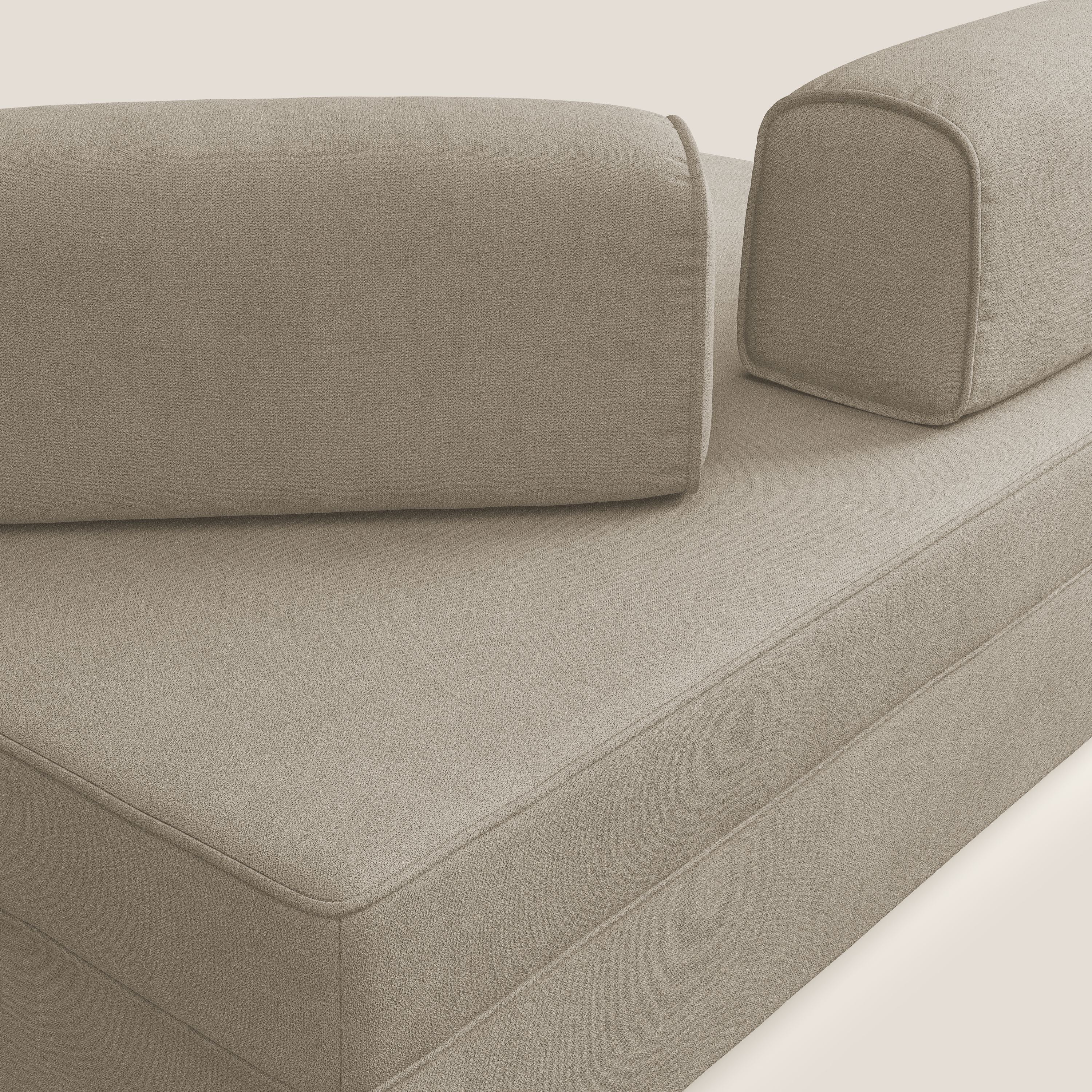 Liberty divano con pouf estraibile e schienali movibili in tessuto morbido impermeabile T02 beige - divani.store