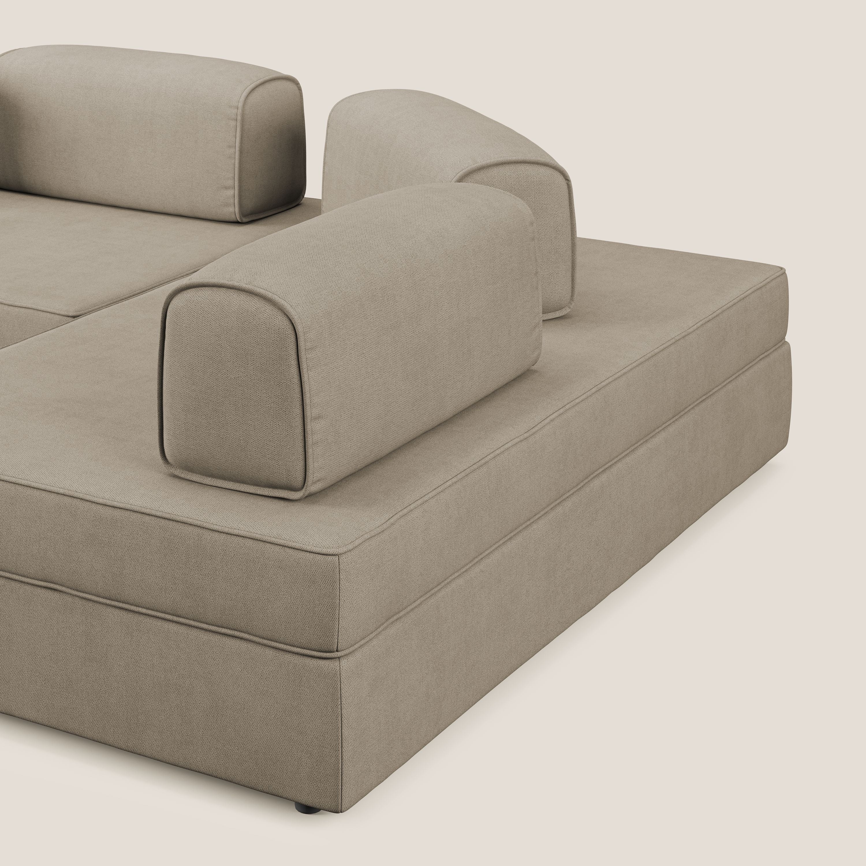 Liberty divano angolare con pouf estraibile e schienali movibili in tessuto morbido impermeabile T02 beige - divani.store