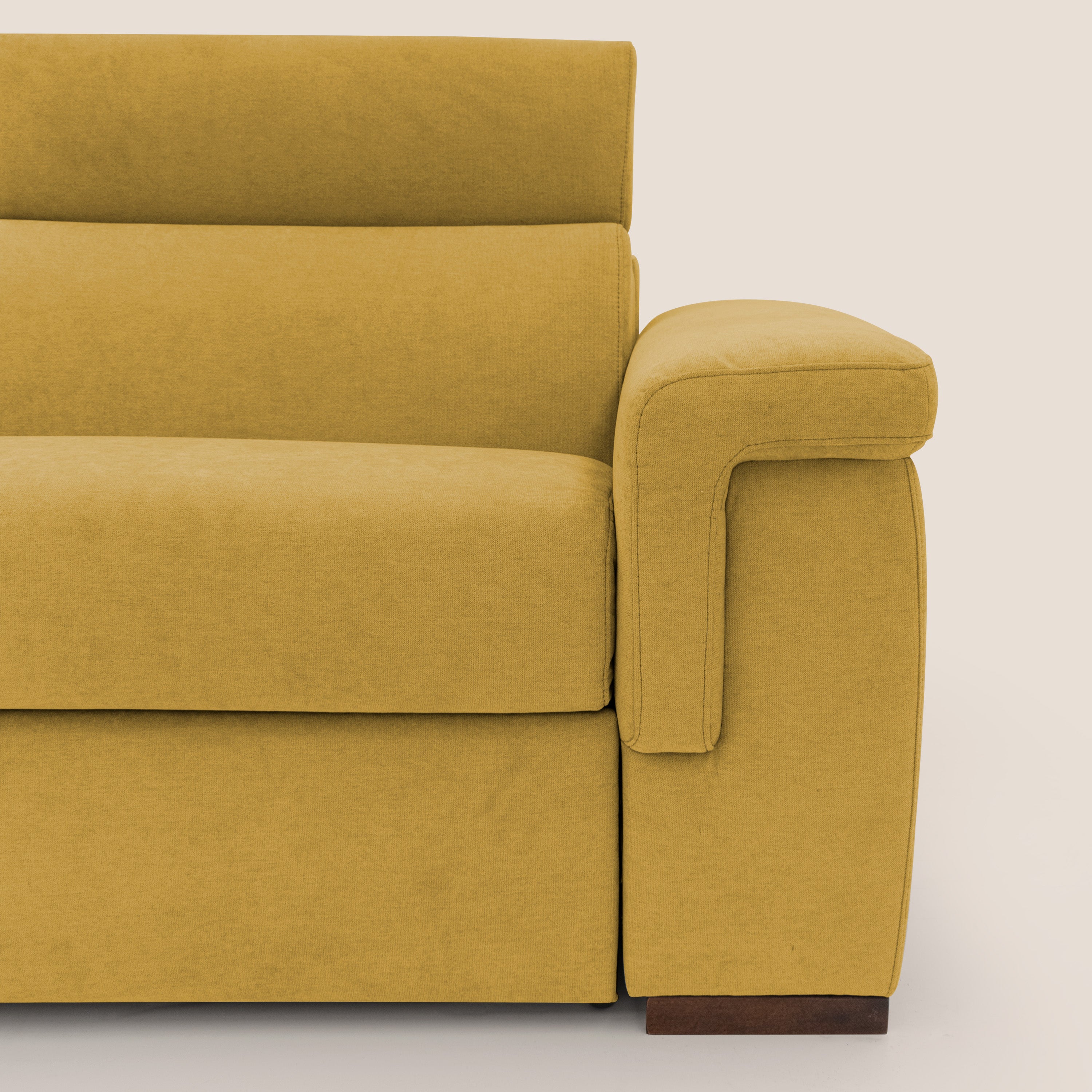 Giunone divano letto con materasso alto 18 cm e poggiatesta reclinabili in tessuto impermeabile T02 giallo - divani.store