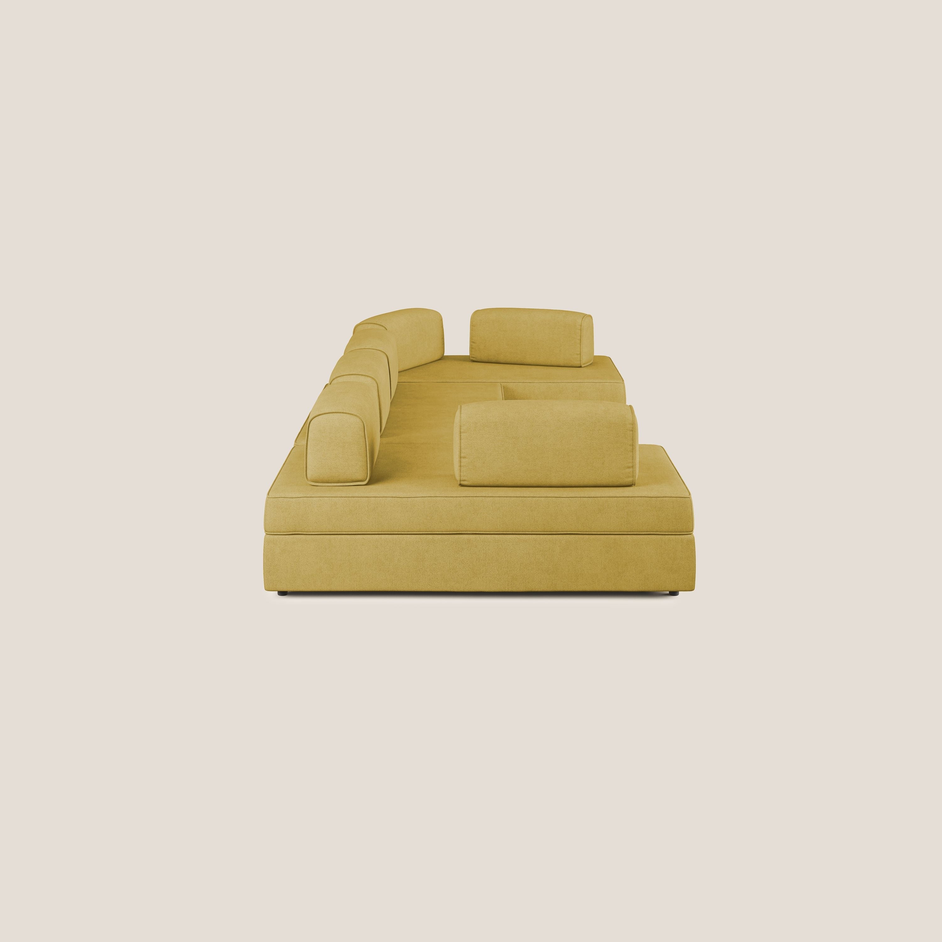 Liberty divano panoramico con pouf estraibile e schienali movibili in tessuto morbido impermeabile T02 giallo - divani.store