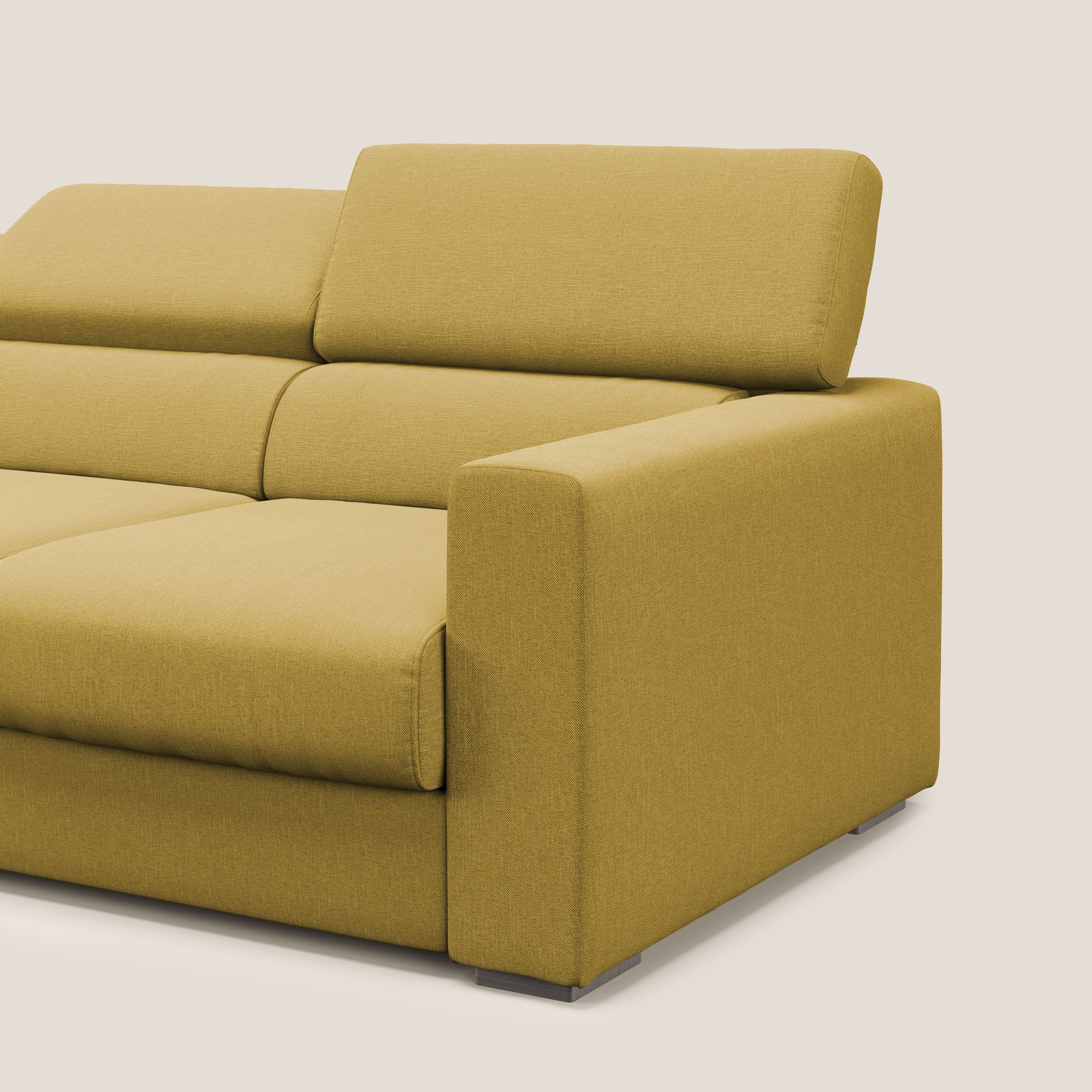 Dylan divano a 3 sedute con pouf estraibile poggiapiedi in tessuto simil cotone impermeabile T13 giallo - divani.store
